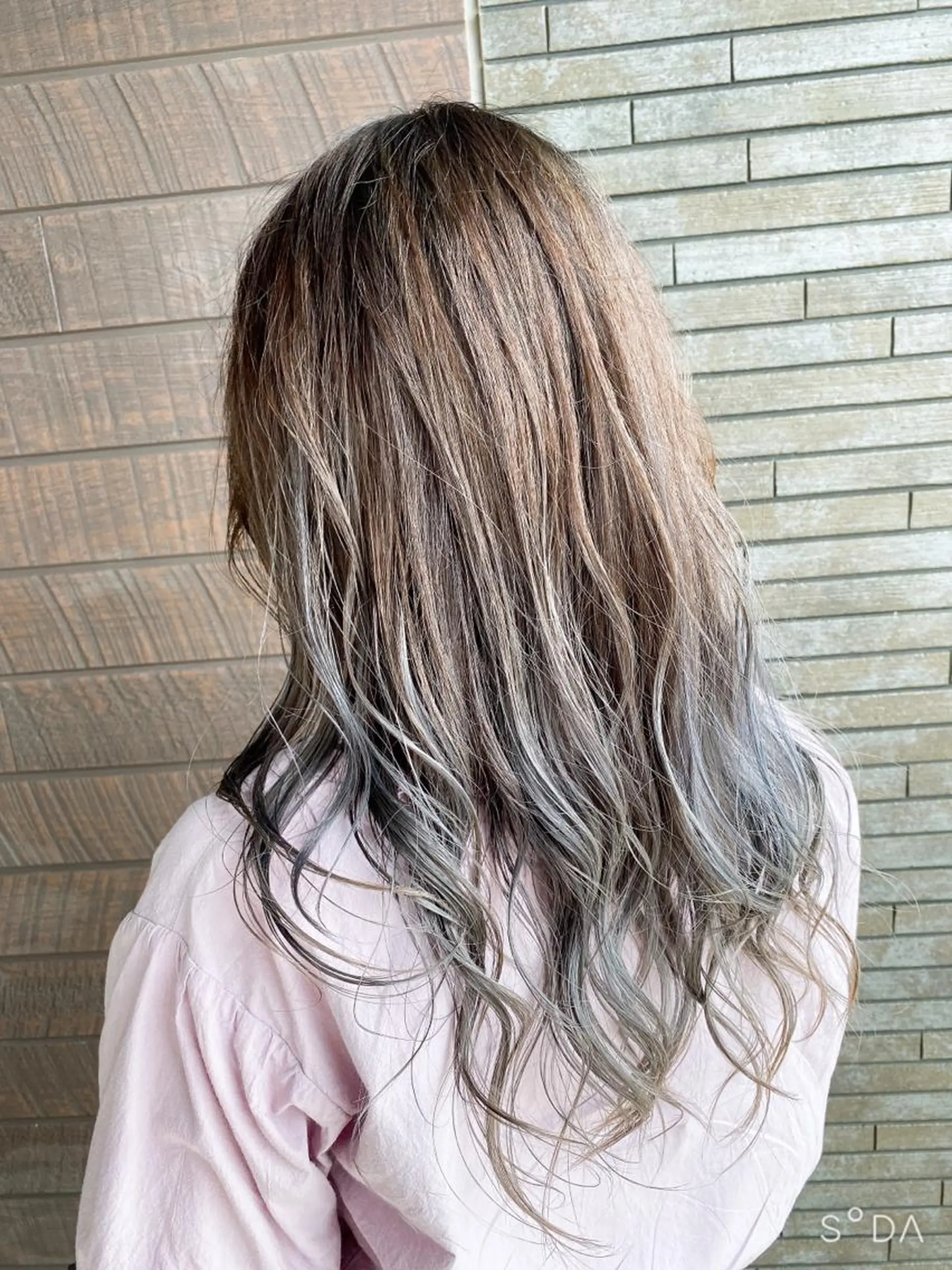 ロング カラー Kobayashi ハイライト/ショートのヘアスタイル