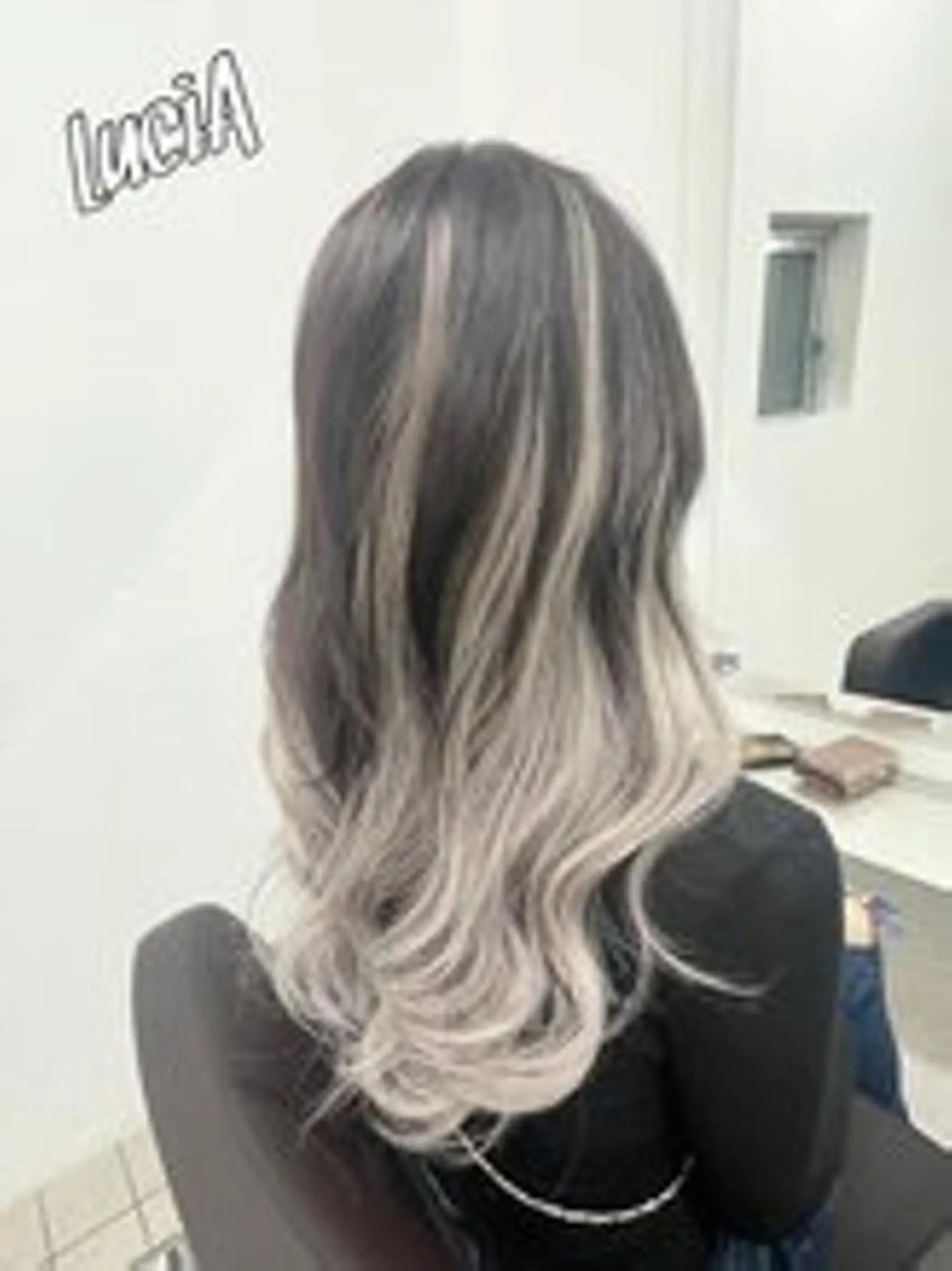 カラー ロング ヘアアレンジ LuciA/エクステ カラーのヘアスタイル