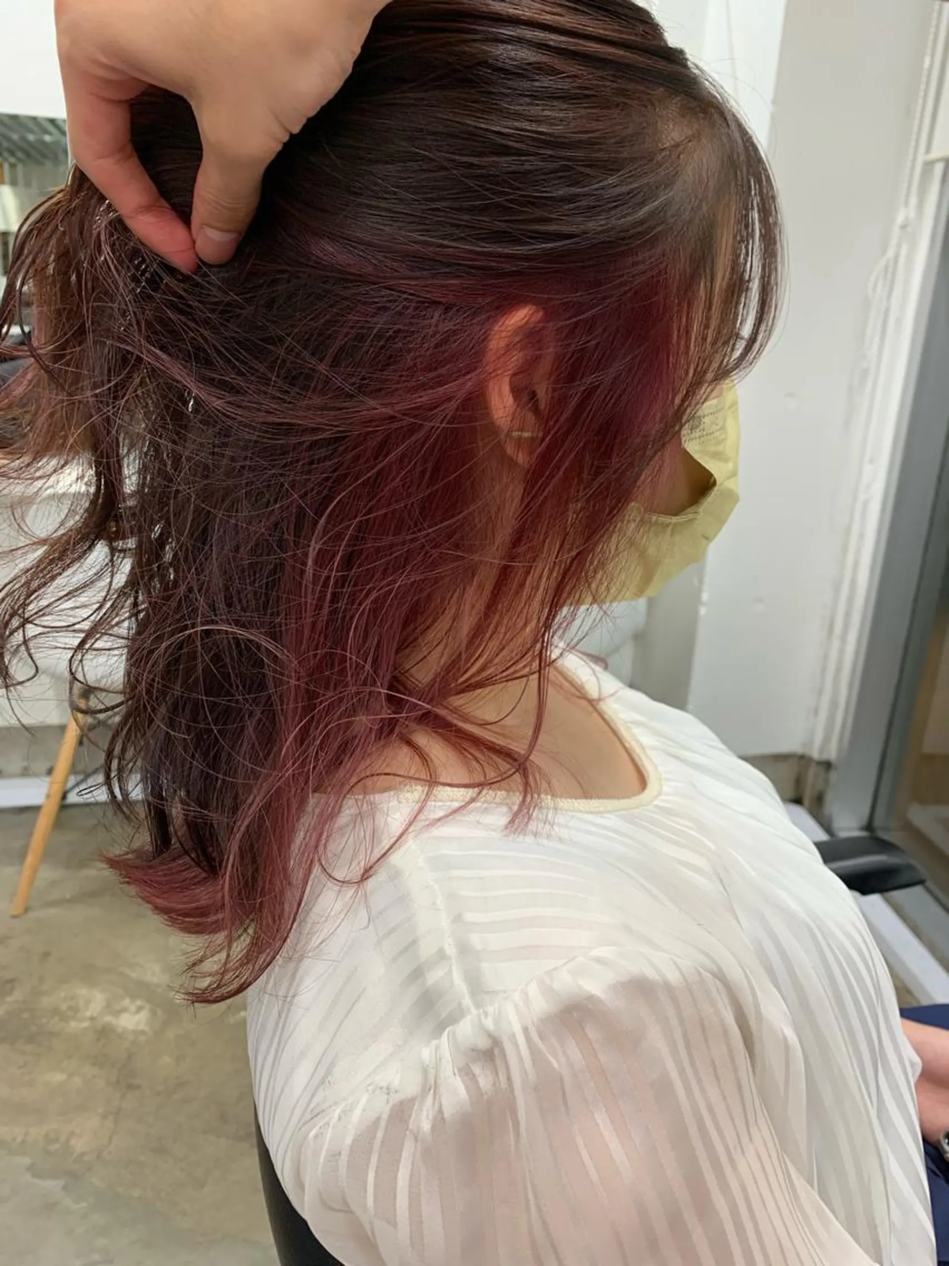 ロング カラー パーマ ヘアアレンジ メンズ メンズブリーチ メンズインナーカラー メンズ韓国風 ブリーチ イヤリングカラー 透明感カラー ／ カット ／ コハのヘアスタイル