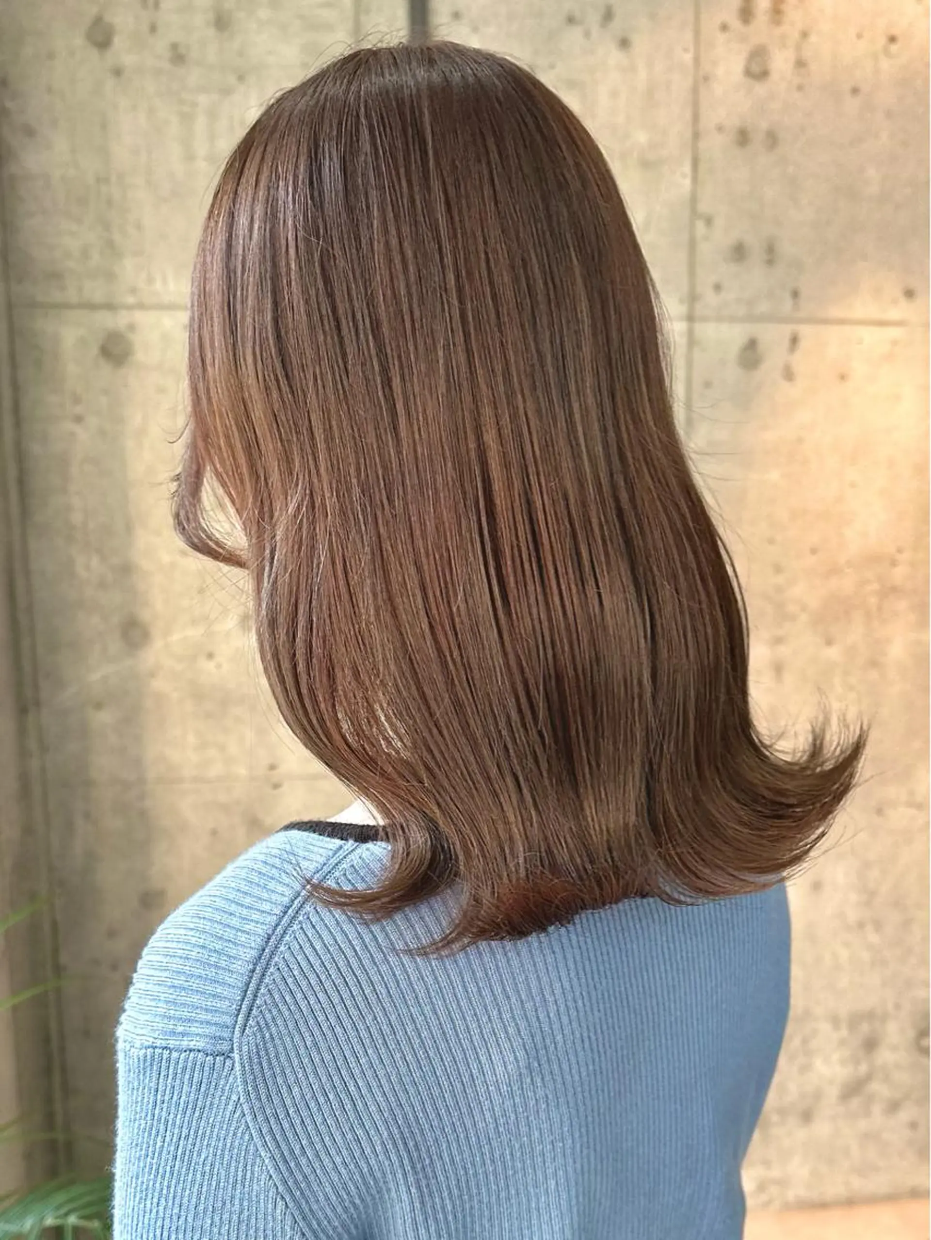 セミロング カラー ヘアアレンジ ブリーチ 透明感カラー インナーカラー ブリーチなしカラー 韓国風ヘア ヘアカラー 切りっぱなしボブ/ デザインカラー店長のヘアスタイル