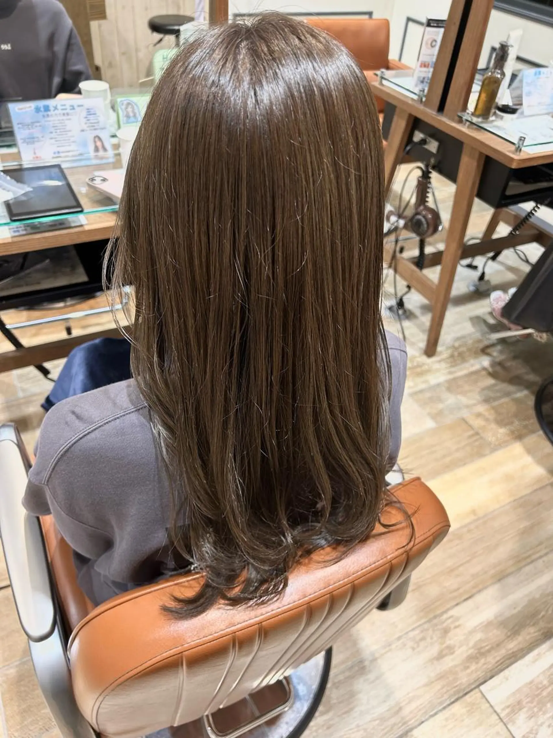 カラー オリーブカラー ヘアカラー 須藤 向日葵のヘアスタイル