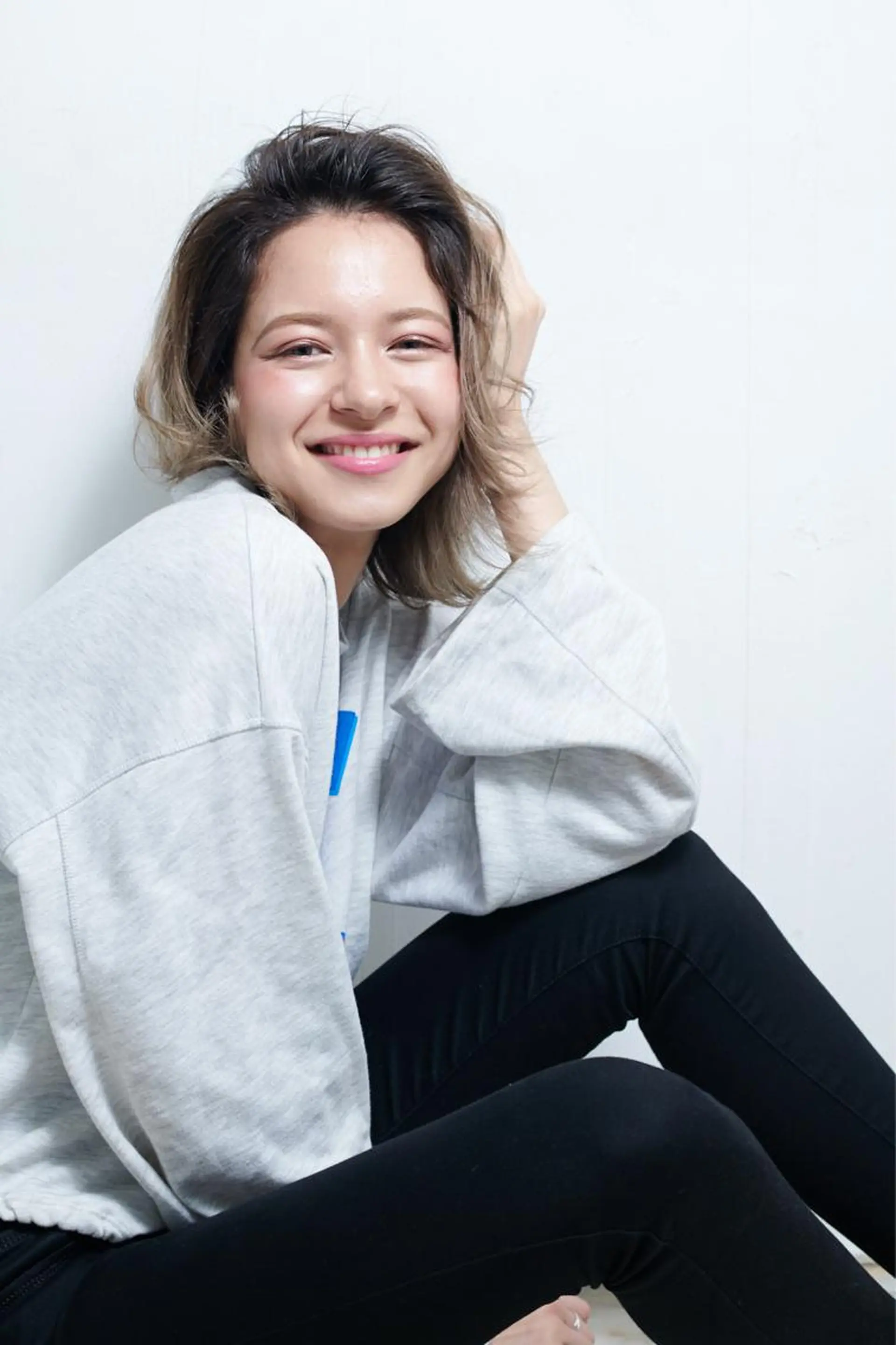 ミディアム カラー アップシー デイジーのヘアスタイル