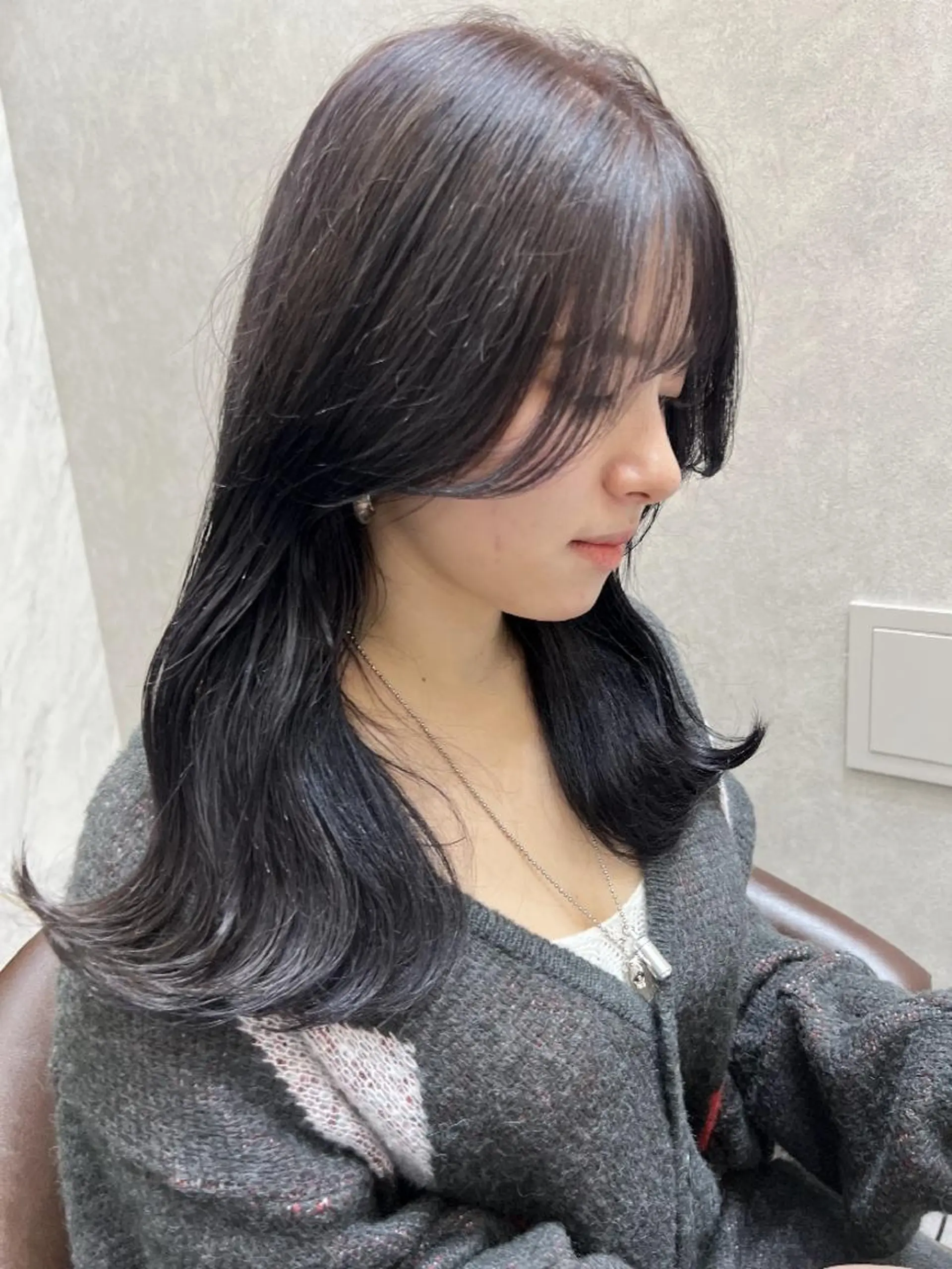 セミロング ブリなしWカラー✨️ 髪質改善【タケル】のヘアスタイル