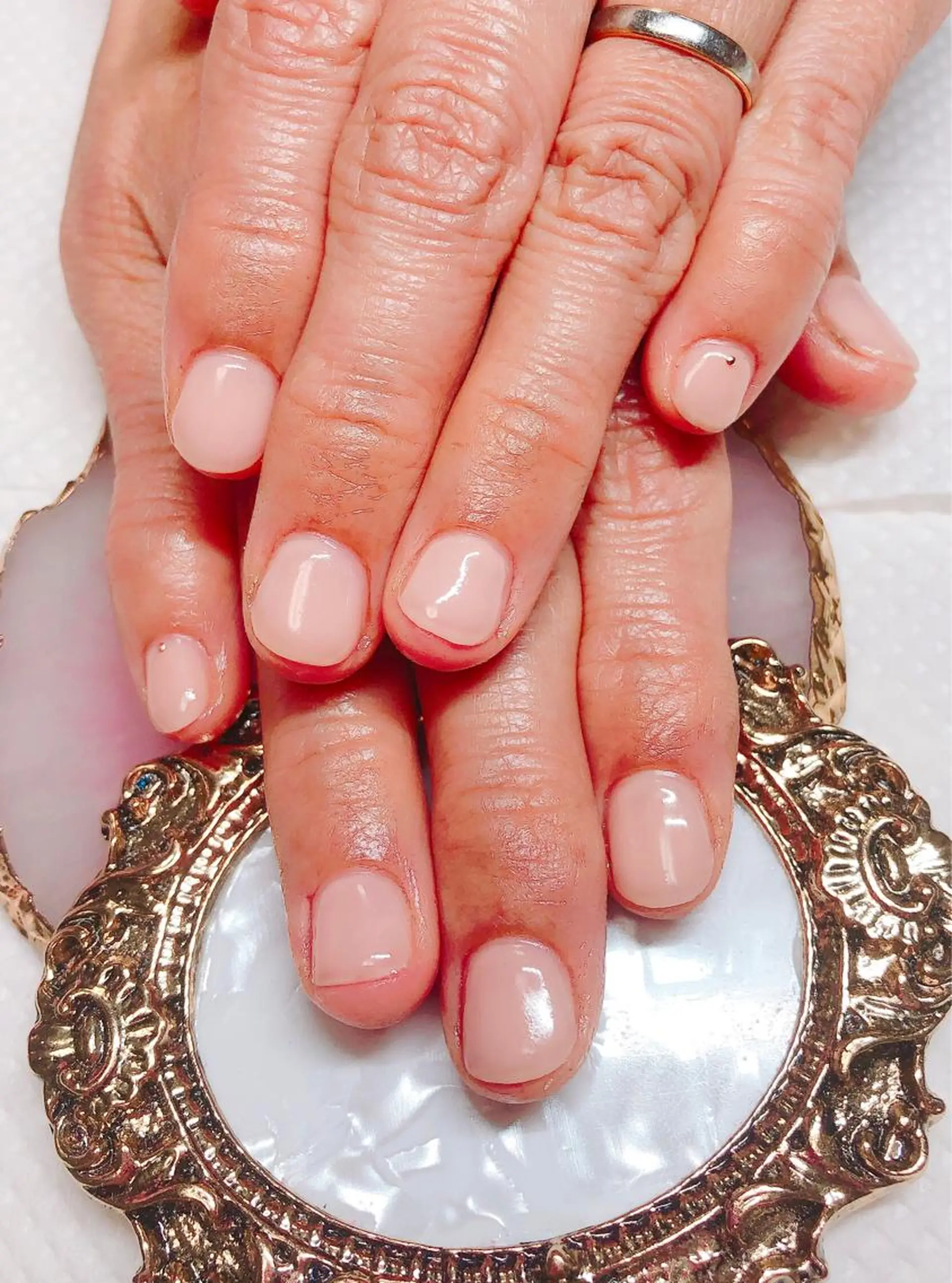 ネイル ワンカラーネイル CROWN プライベートサロンのネイルデザイン