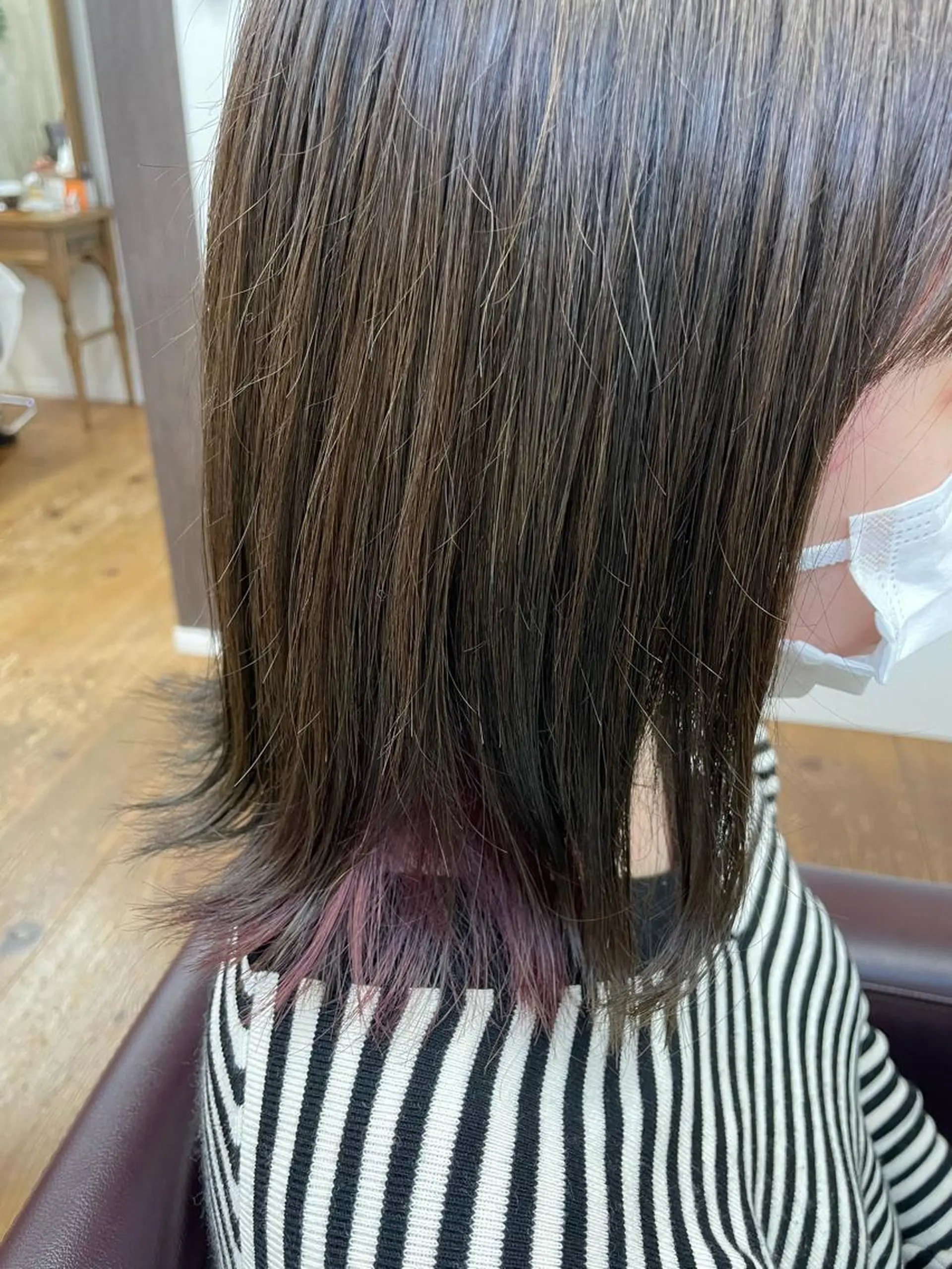 ミディアム パープルカラー 市川 舞のヘアスタイル