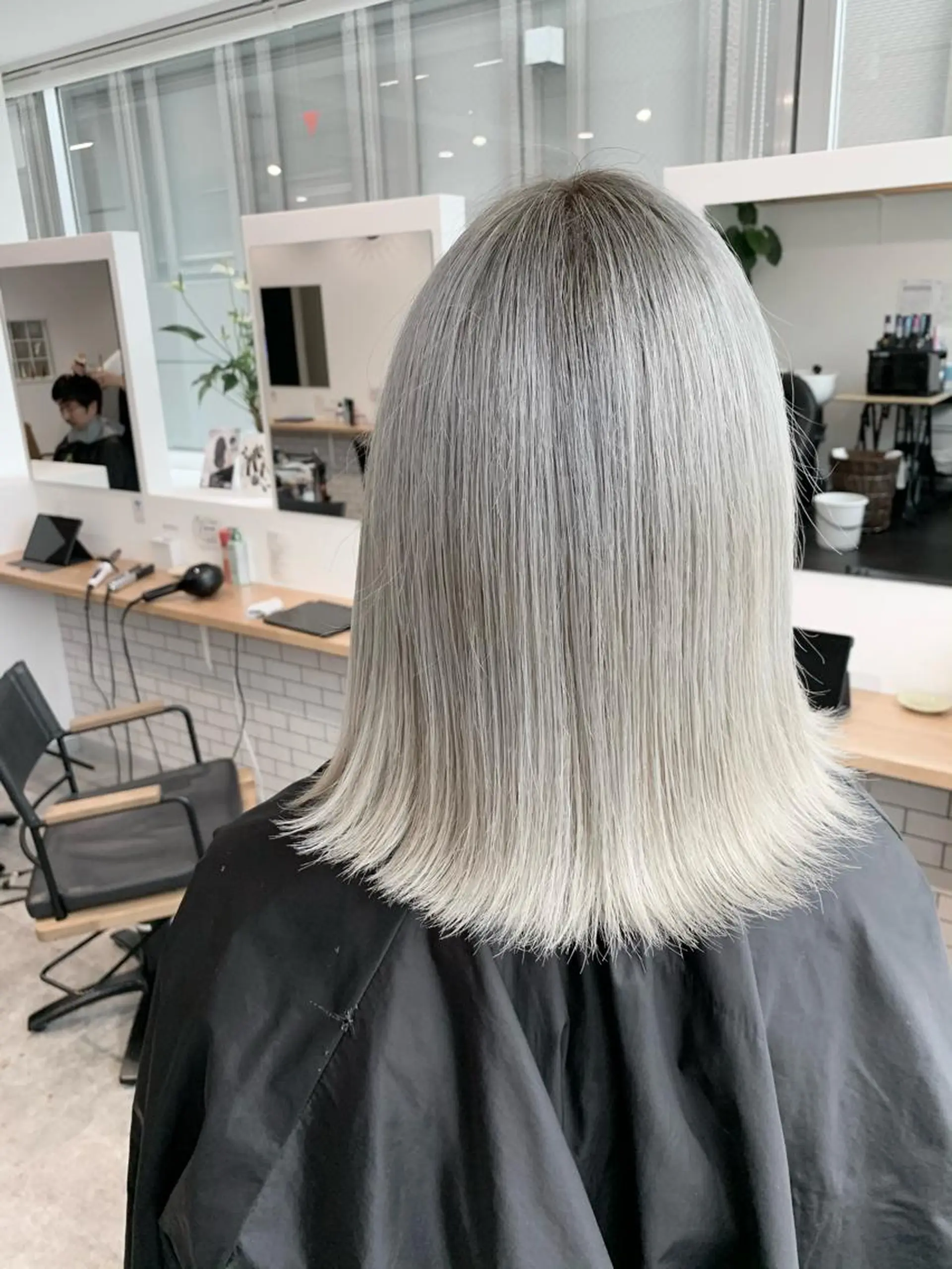 ショート ヨシミ カズヤのヘアスタイル