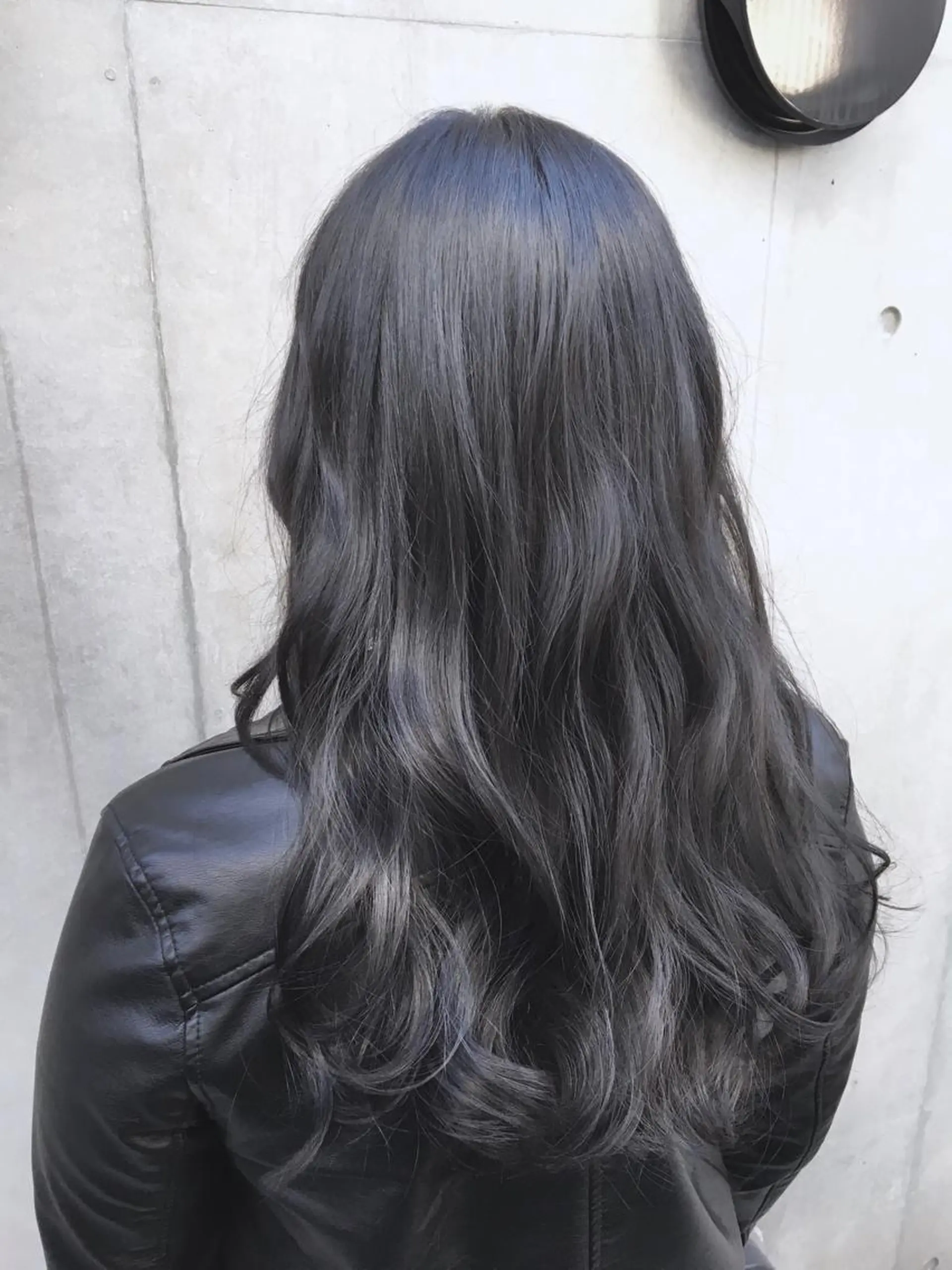 ロング カラー アッシュ アッシュグレー ヘアカラー トリートメント ✨髪質改善縮毛矯正✨ 宇田川修平のエステ・リラクイメージ