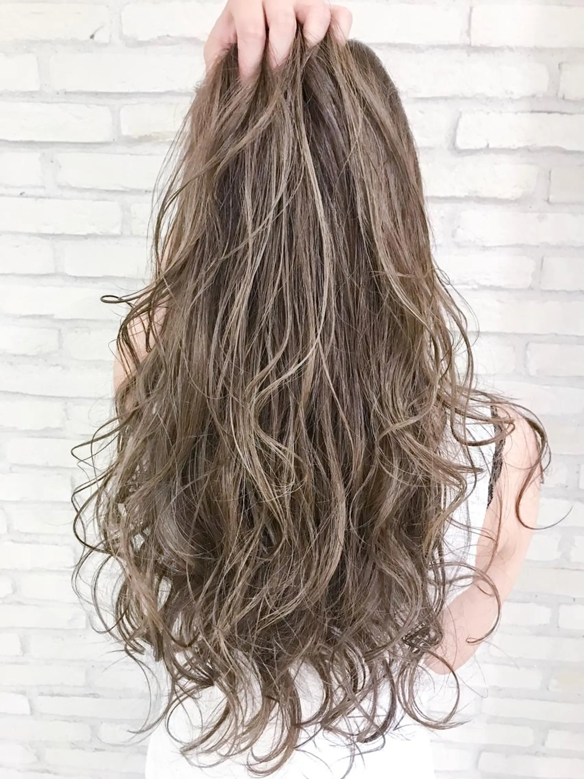 ロング カラー ハイライトカラー ハイライト 横浜🍒ルーツカラー エクステ／RIEのヘアスタイル