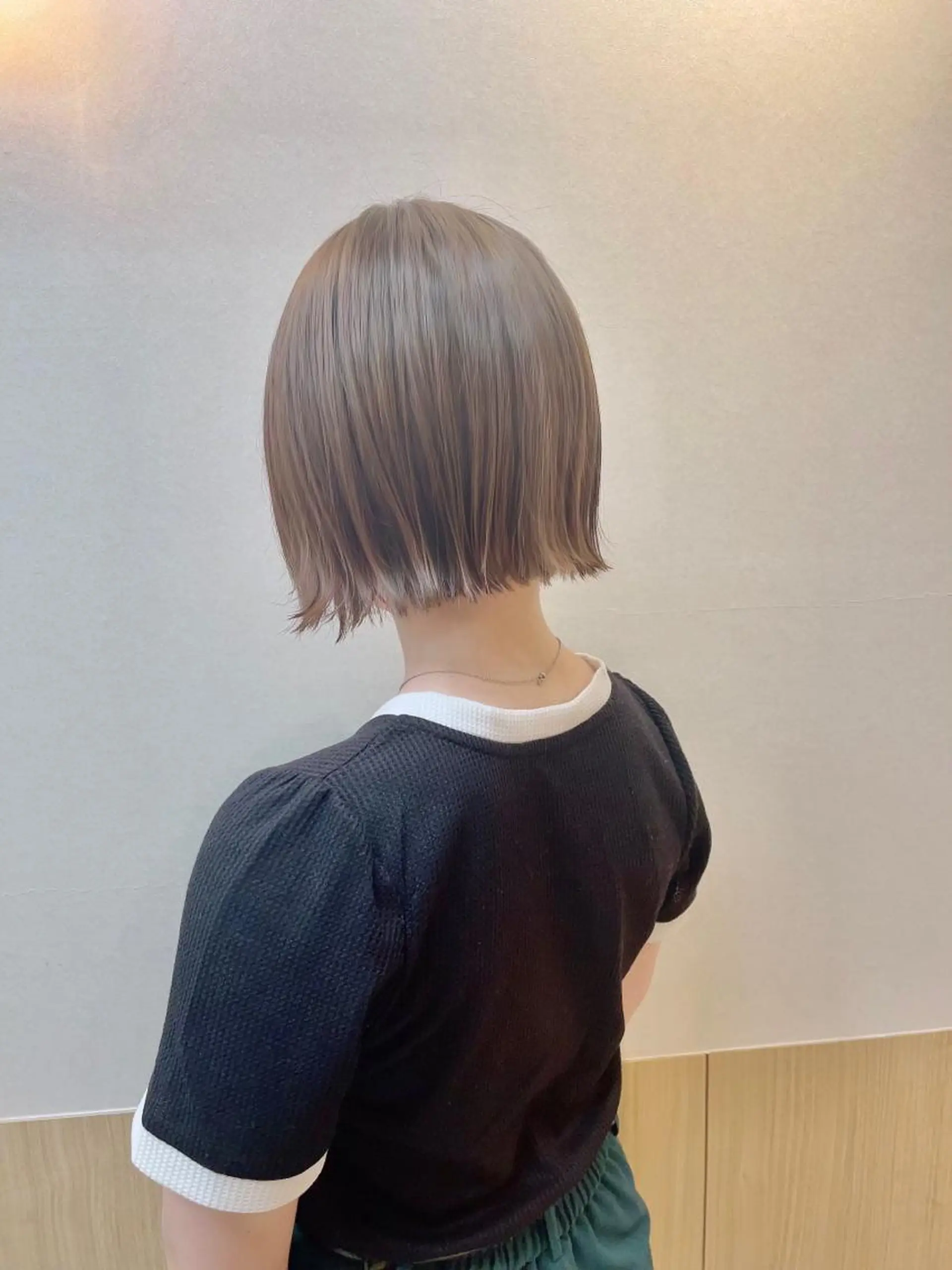 ショート ボブ 外ハネヘア 巣山 竜一のヘアスタイル