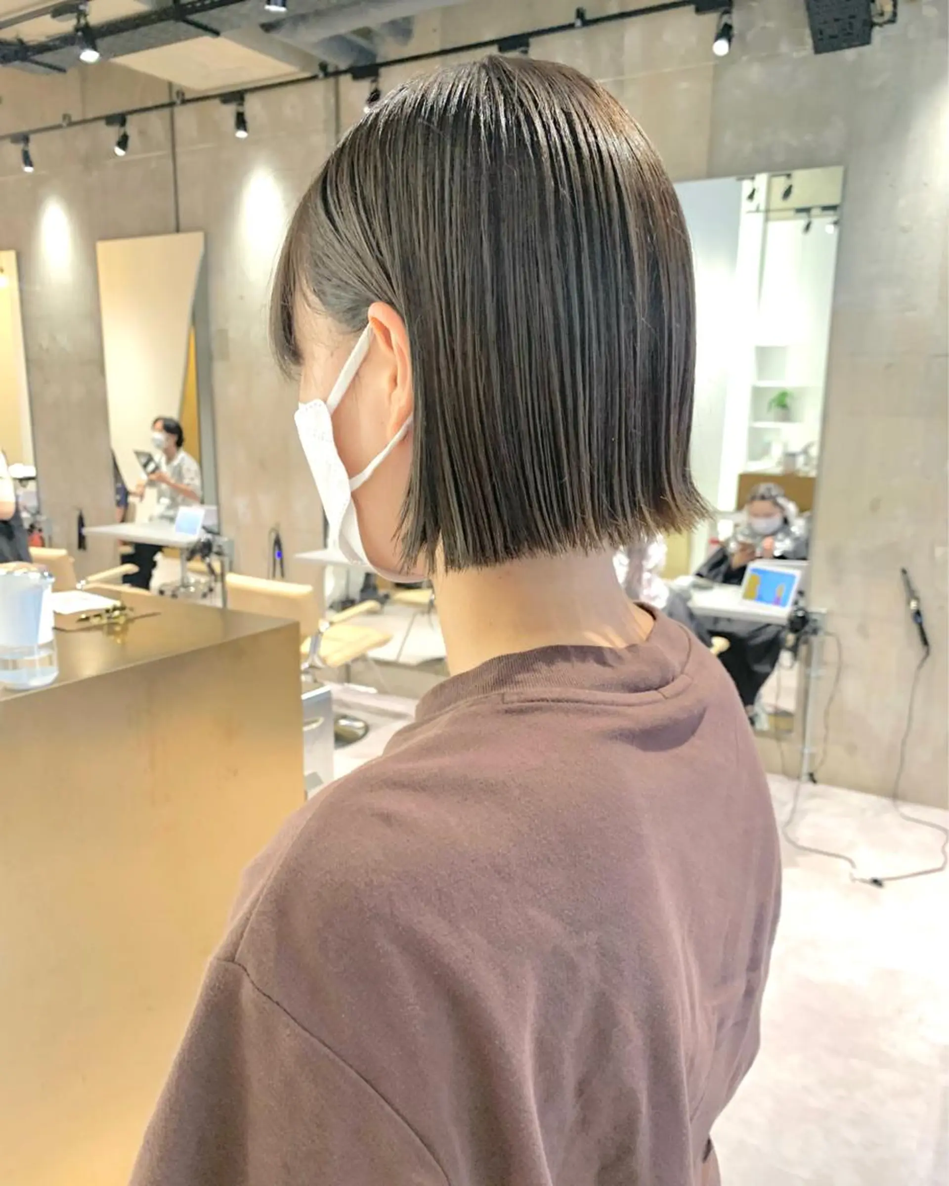 ショート カラー 切りっぱなしボブ グレージュ ハイライトカラー ボブ ハイライト iLi所属・iLi 《イリ》のヘアスタイル