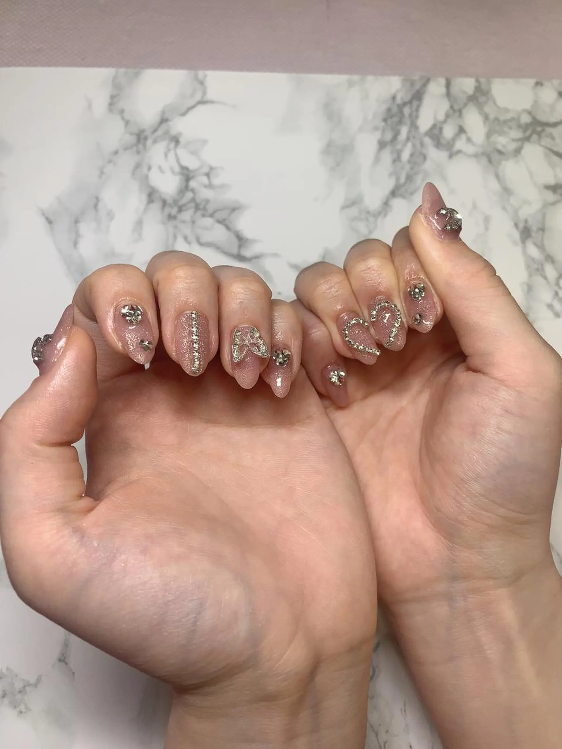 ネイル はな💎ネイル ワンホン、長さ出しのネイルデザイン