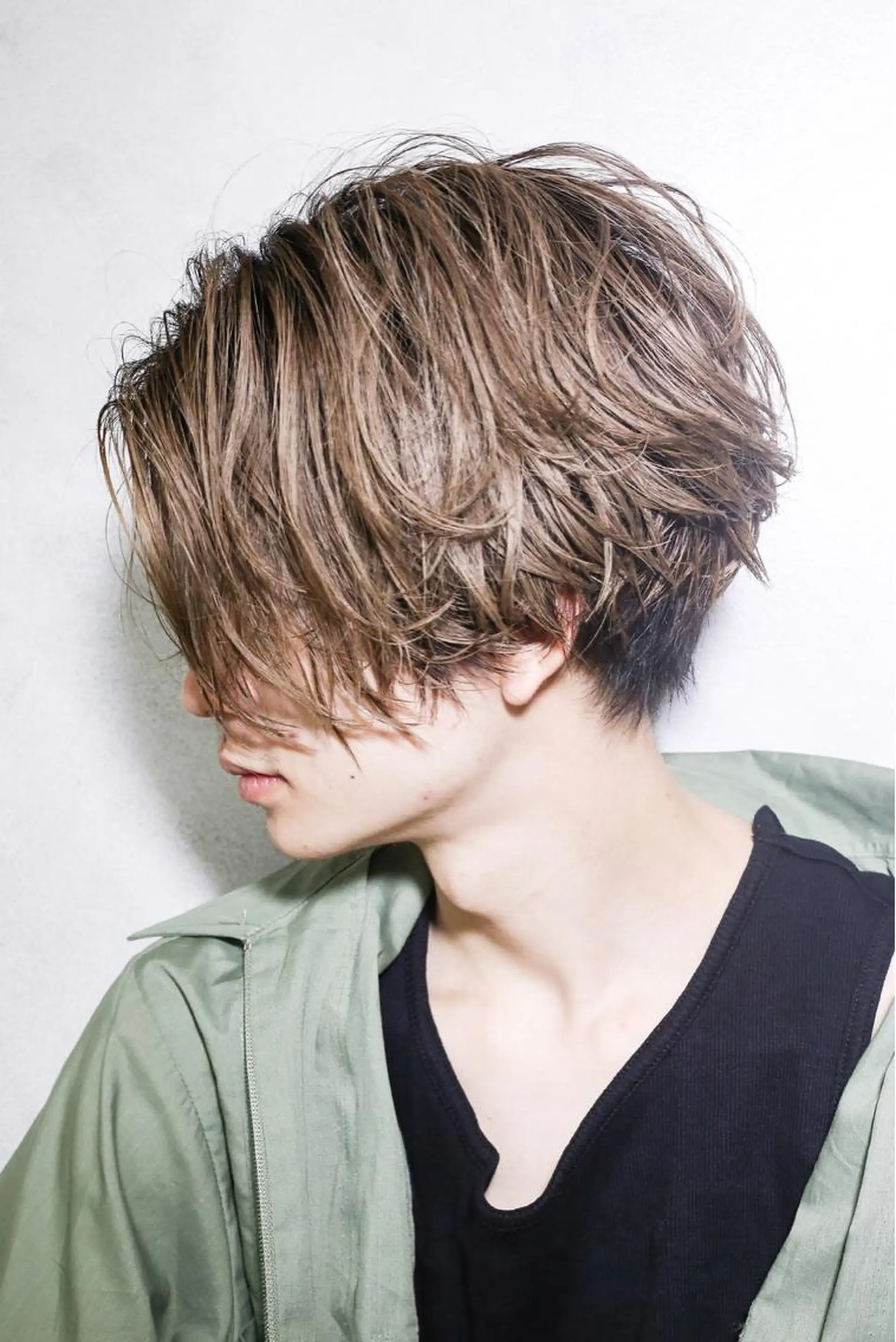 ショート カラー メンズ メンズブリーチ メンズハイライト メンズインナーカラー メンズ韓国風 アクアカラー Masena(マセナ)所属・表参道メンズヘア ✂︎Masena✂︎のヘアスタイル