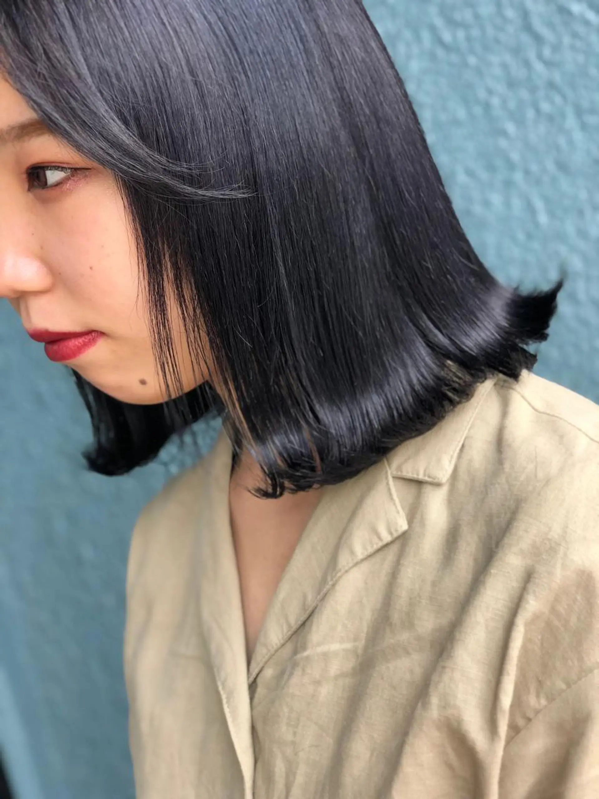ミディアム カラー 黒髪 ブルーカラー ブルーブラック ネイビーカラー ヘアカラー mori by little所属・デザインカラー✨新倉 佑奈のヘアスタイル