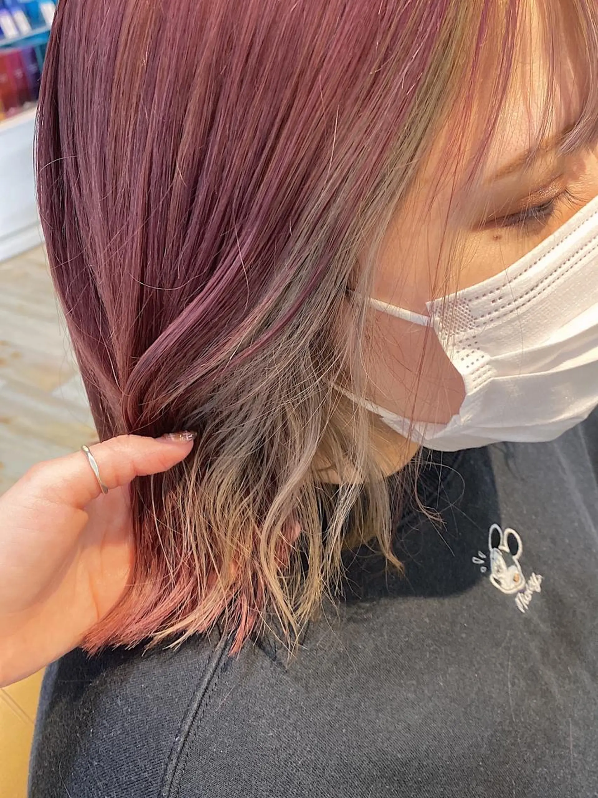 ミディアム カラー ベージュカラー イヤリングカラー ハイトーンカラー ピンクカラー カット ヘアカラー トリートメント wakana 【ブリーチカラー】のヘアスタイル