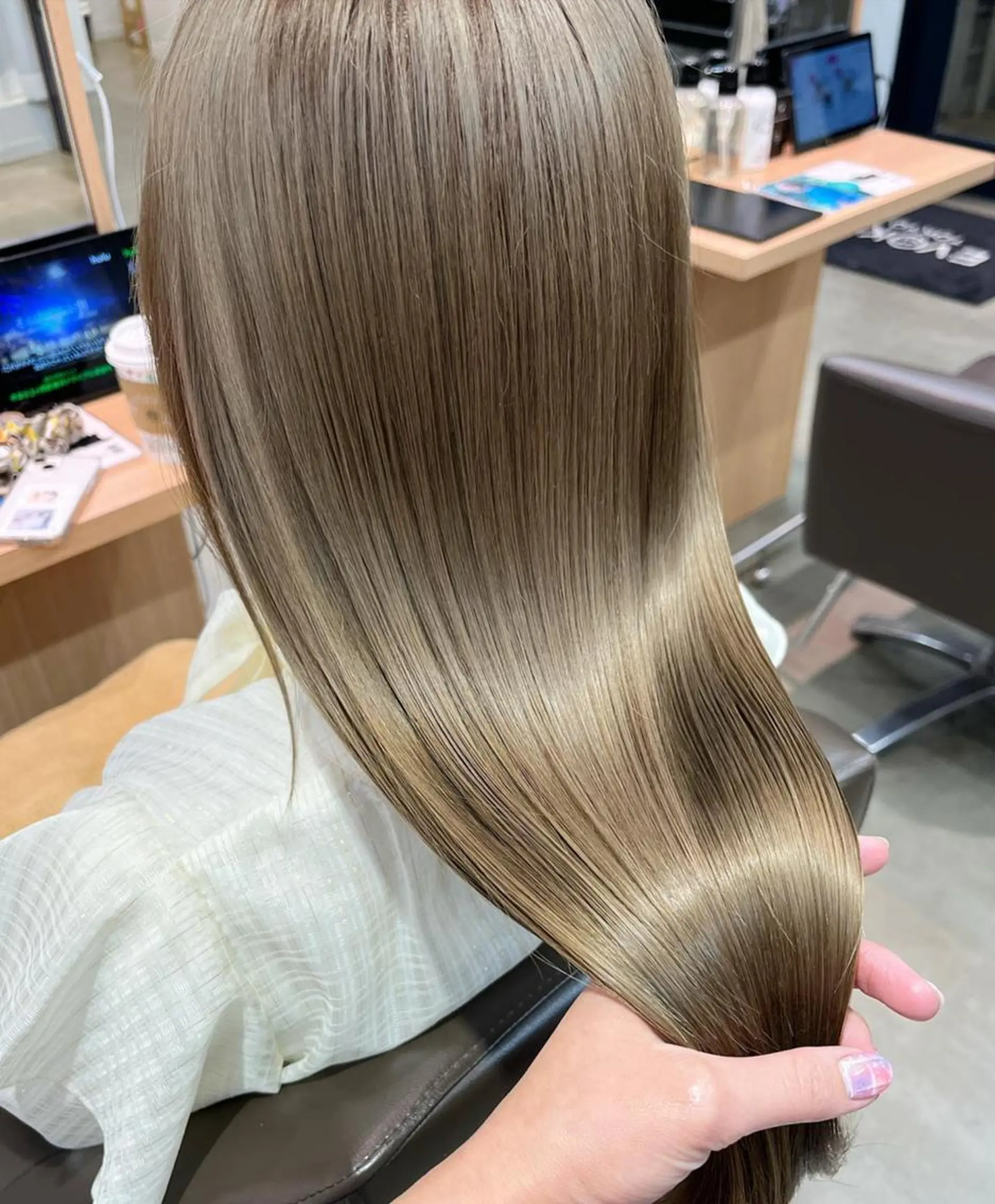 ミディアム カラー ヘアアレンジ 結婚式・ブライダル ベージュカラー 黒髪 ダークグレー ダークグレージュ 韓国/髪質改善💘 櫻井かれんのヘアスタイル