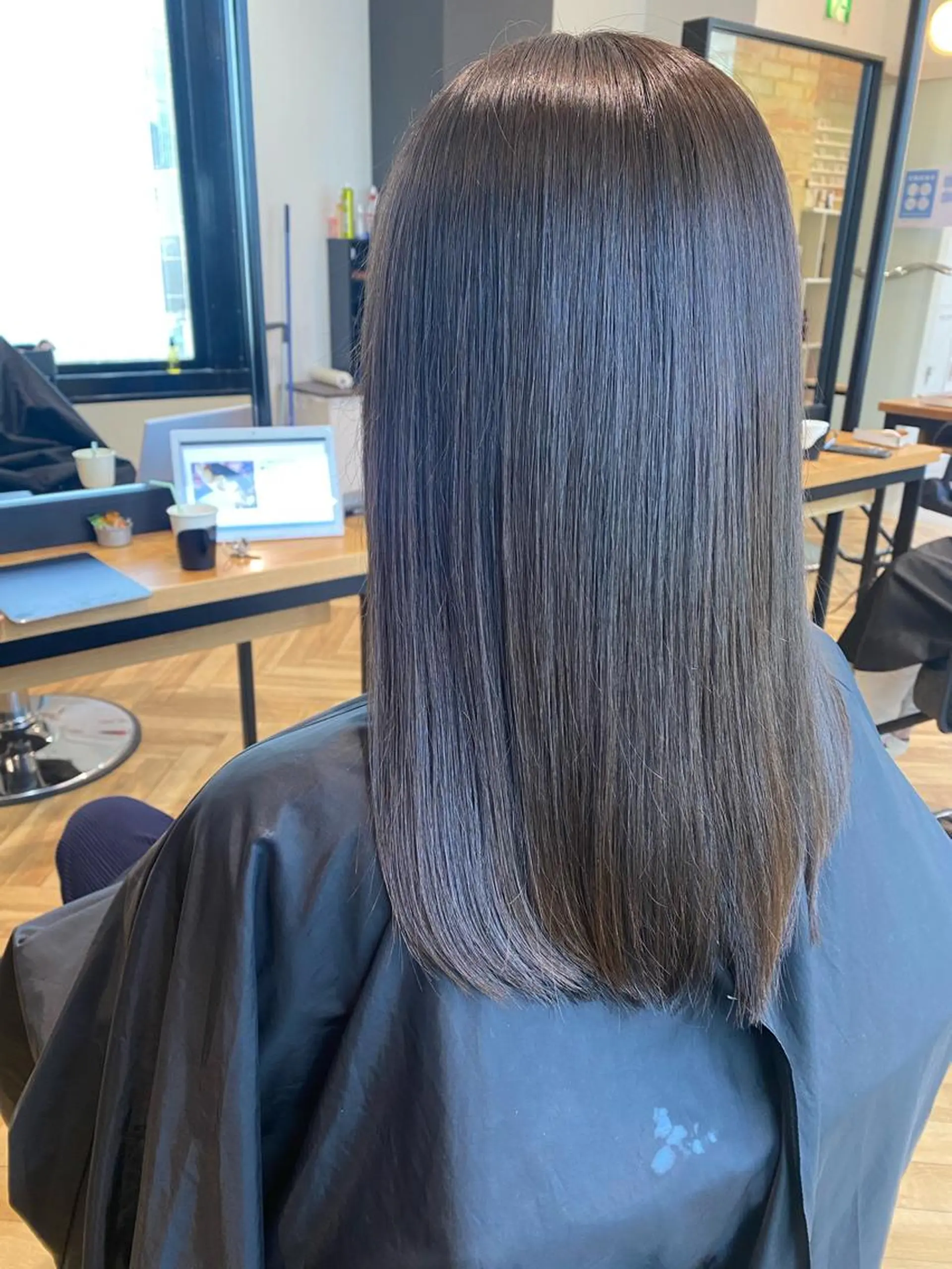 ミディアム カラー YUNA ユウナのヘアスタイル