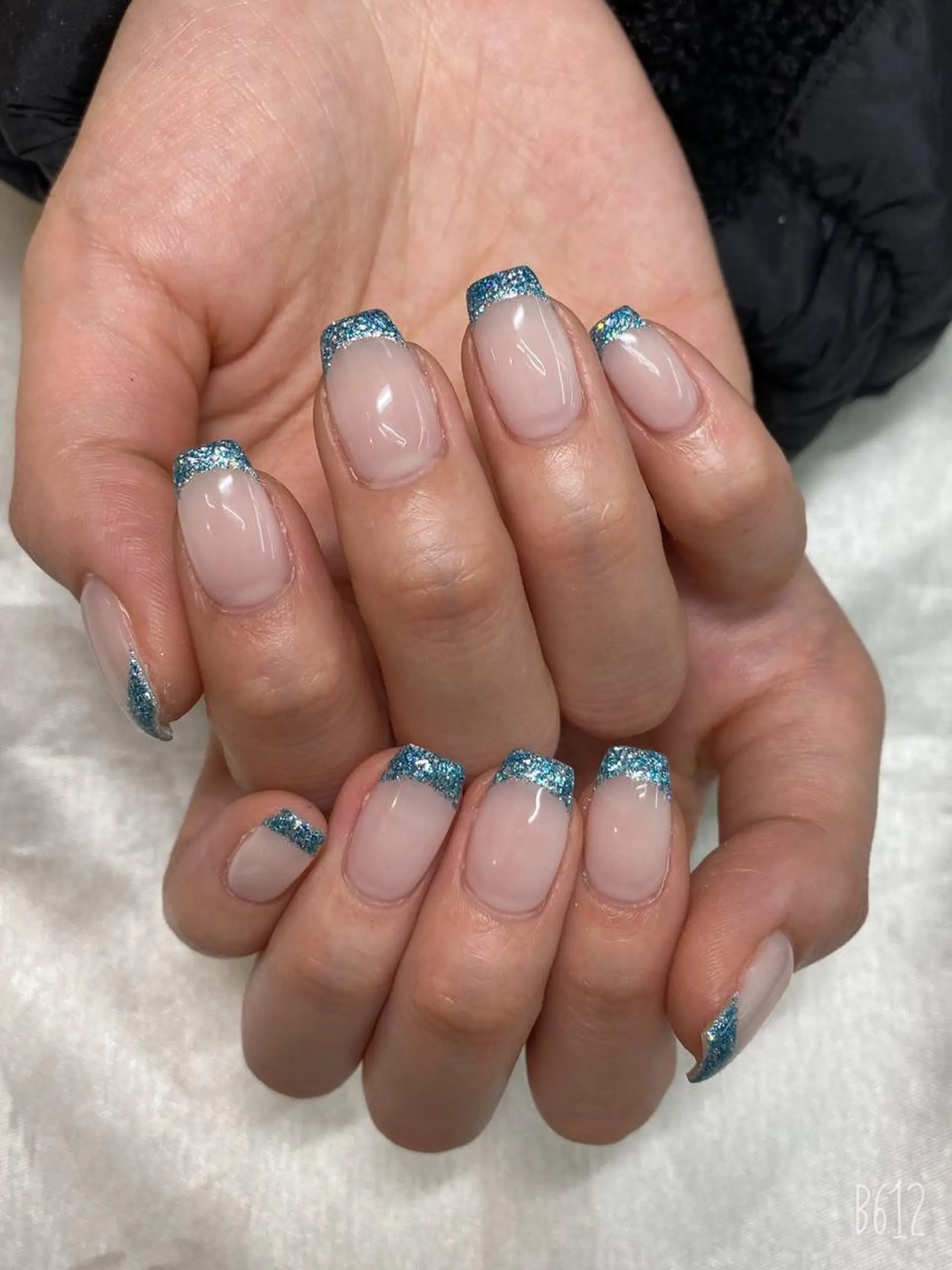 ミディアム カラー パーマ ヘアアレンジ メンズ キッズ ネイル マツエク・マツパ アイブロウ フレンチネイル ラメ(グリッター) ハンドネイル ハンドケア 今福鶴見ネイル 8(ｴｲﾄ)のネイルデザイン