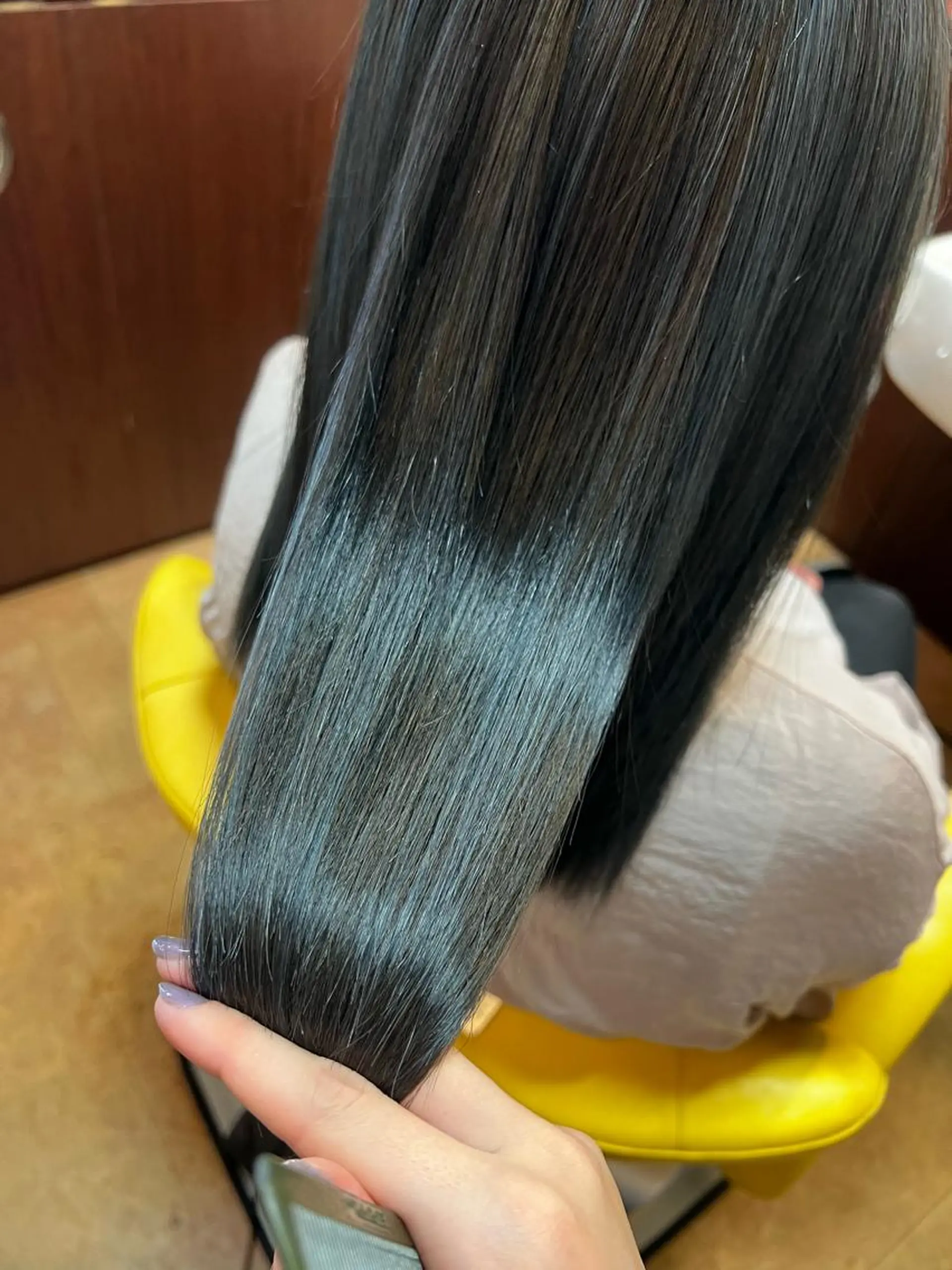 ミディアム カラー ブルーカラー デザインカラー ハイライトカラー ハイライト 髪質改善 トリートメント hair  bh.maara所属・bh.maara デザイン／ハイトーンのヘアスタイル