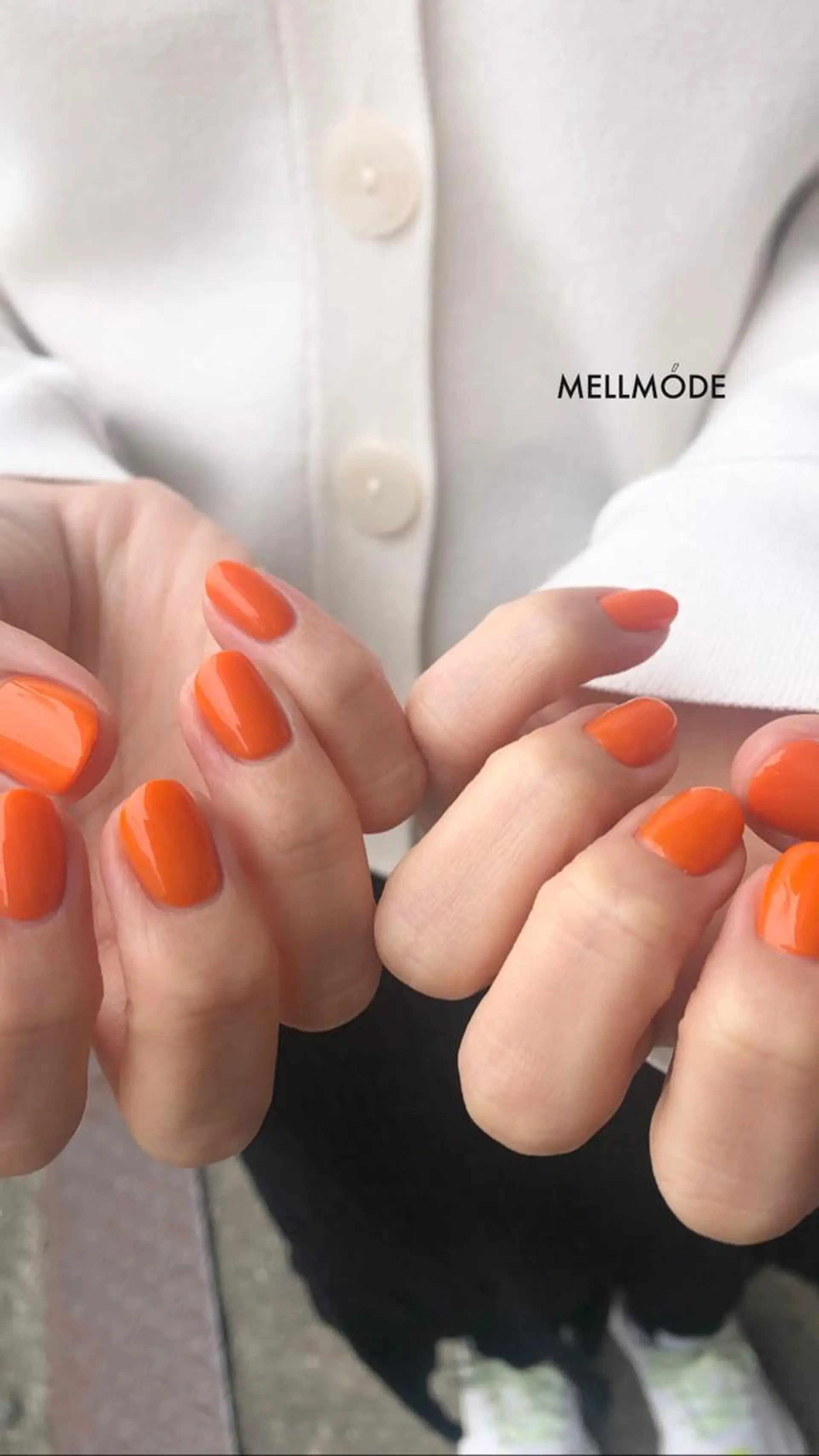 ネイル オレンジ ホワイト ハンドネイル MELLMODE所属・Nakano Kanaのネイルデザイン