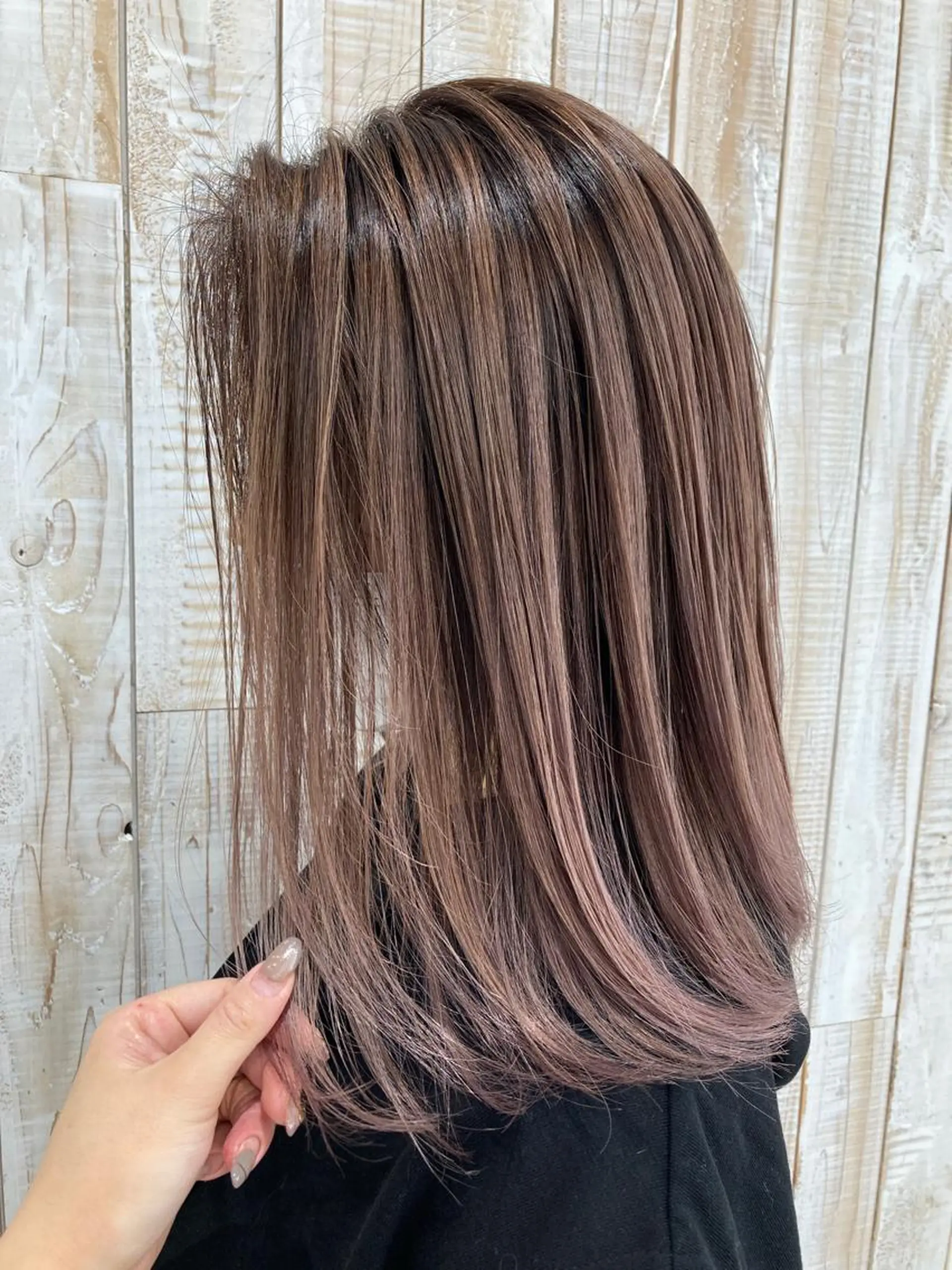 ミディアム パーマ ヘアアレンジ ヘアカラー シアーベージュニスト 🥣大石亜里紗のヘアスタイル