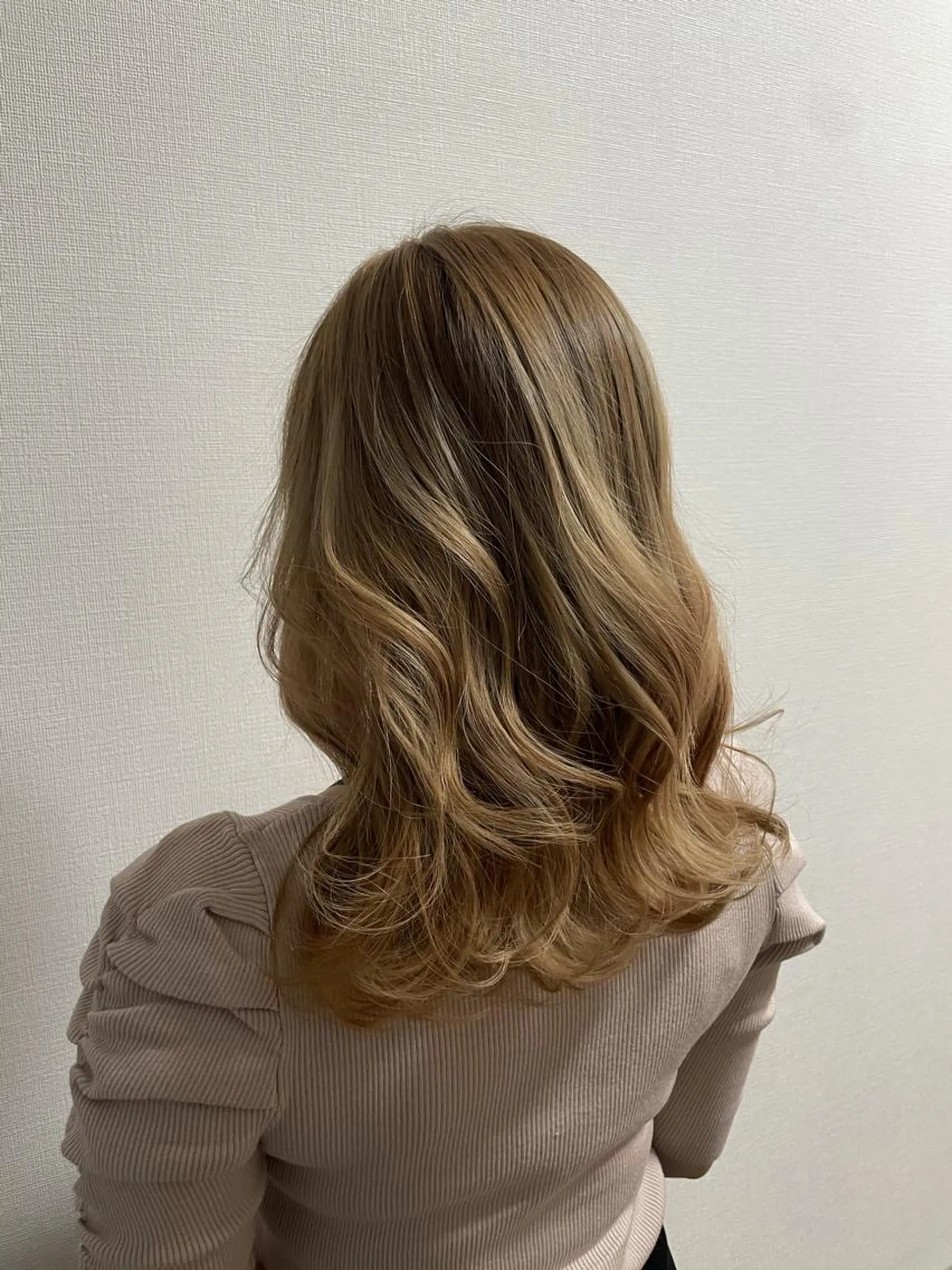 ミディアム カラー ブリーチ ブロンド 外国人風カラー カット ヘアカラー トリートメント 髪質改善特化 🫧松野力也のヘアスタイル