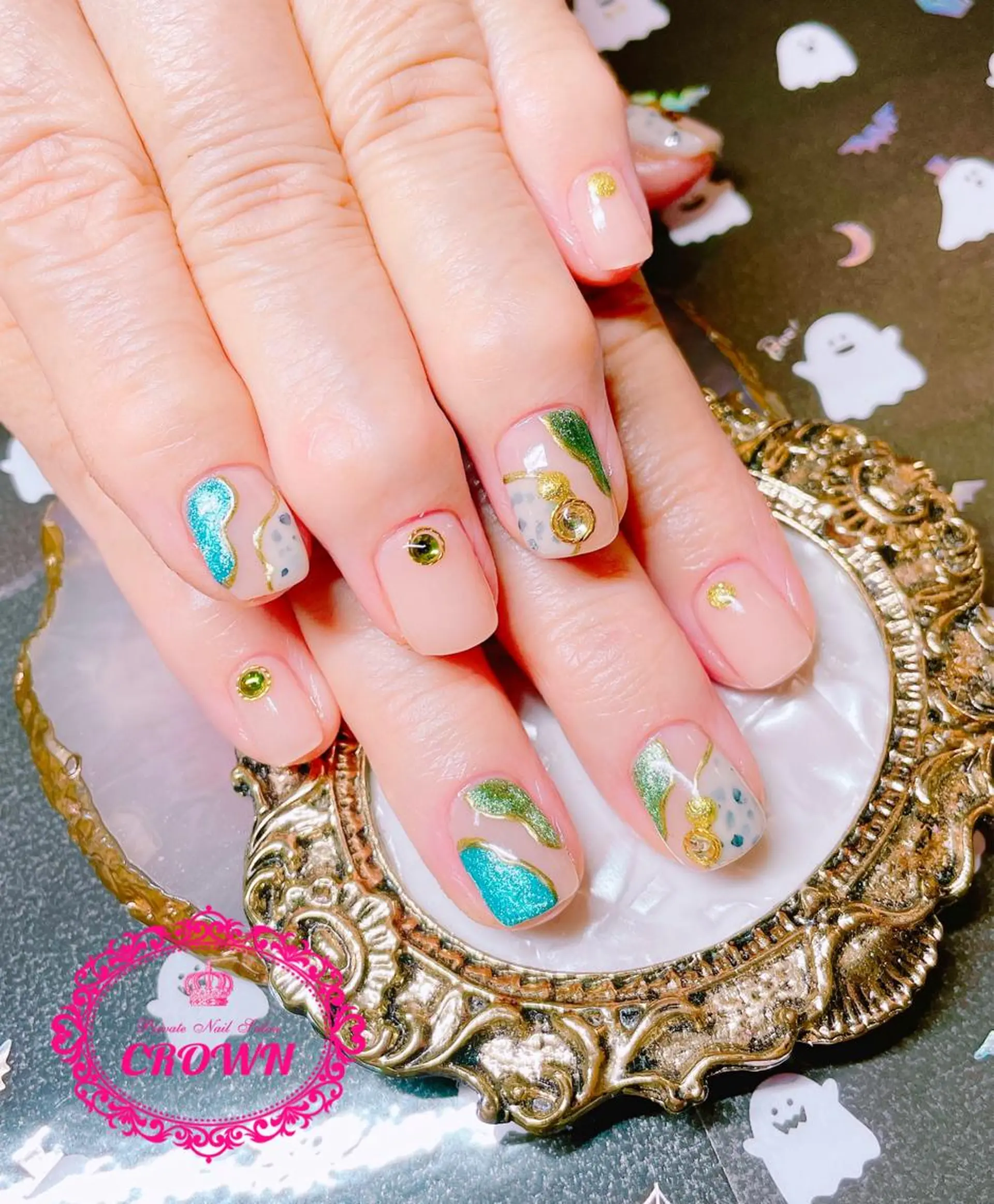 ネイル CROWN プライベートサロンのネイルデザイン