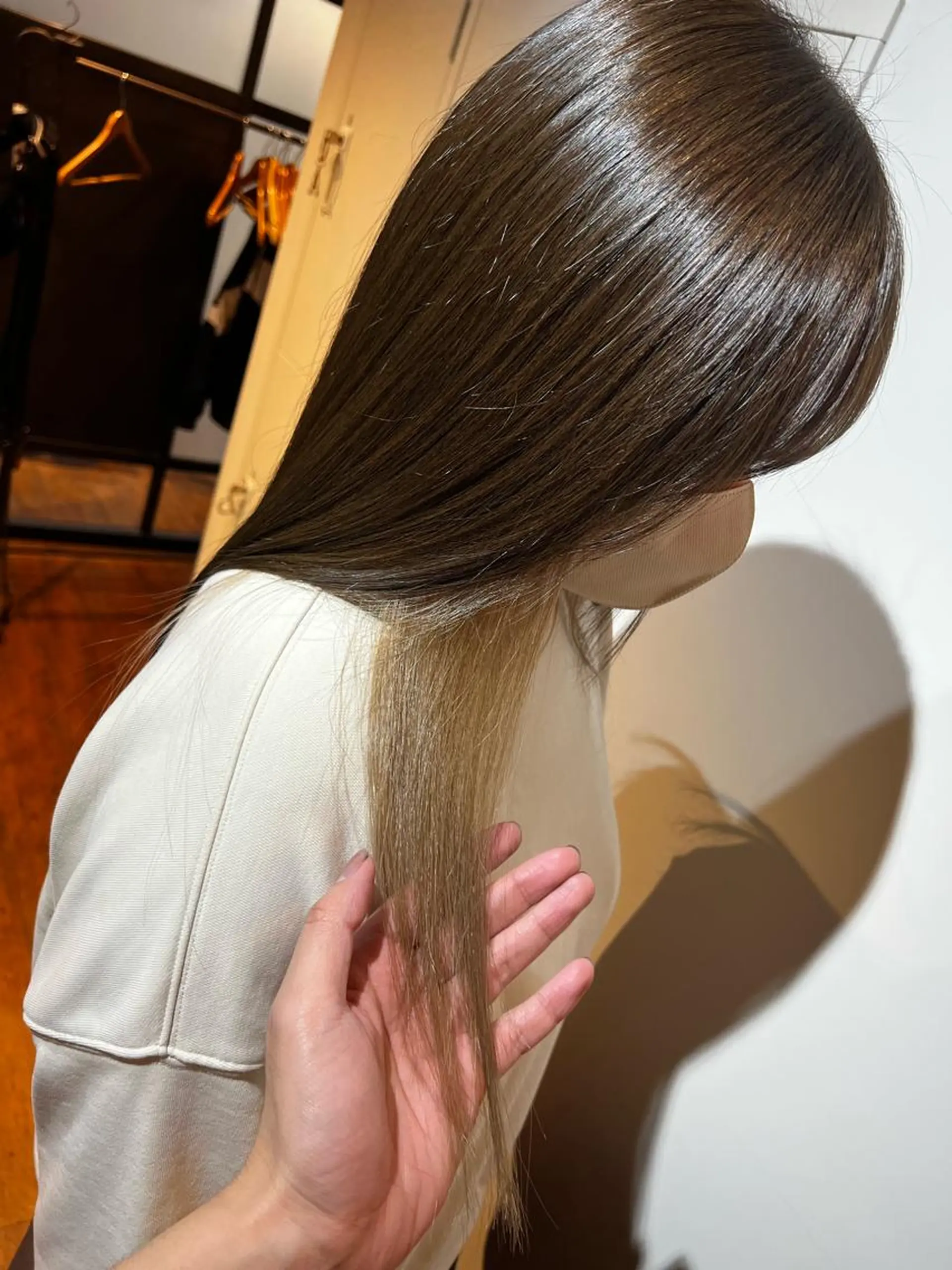 ロング カラー newi TATSUのヘアスタイル