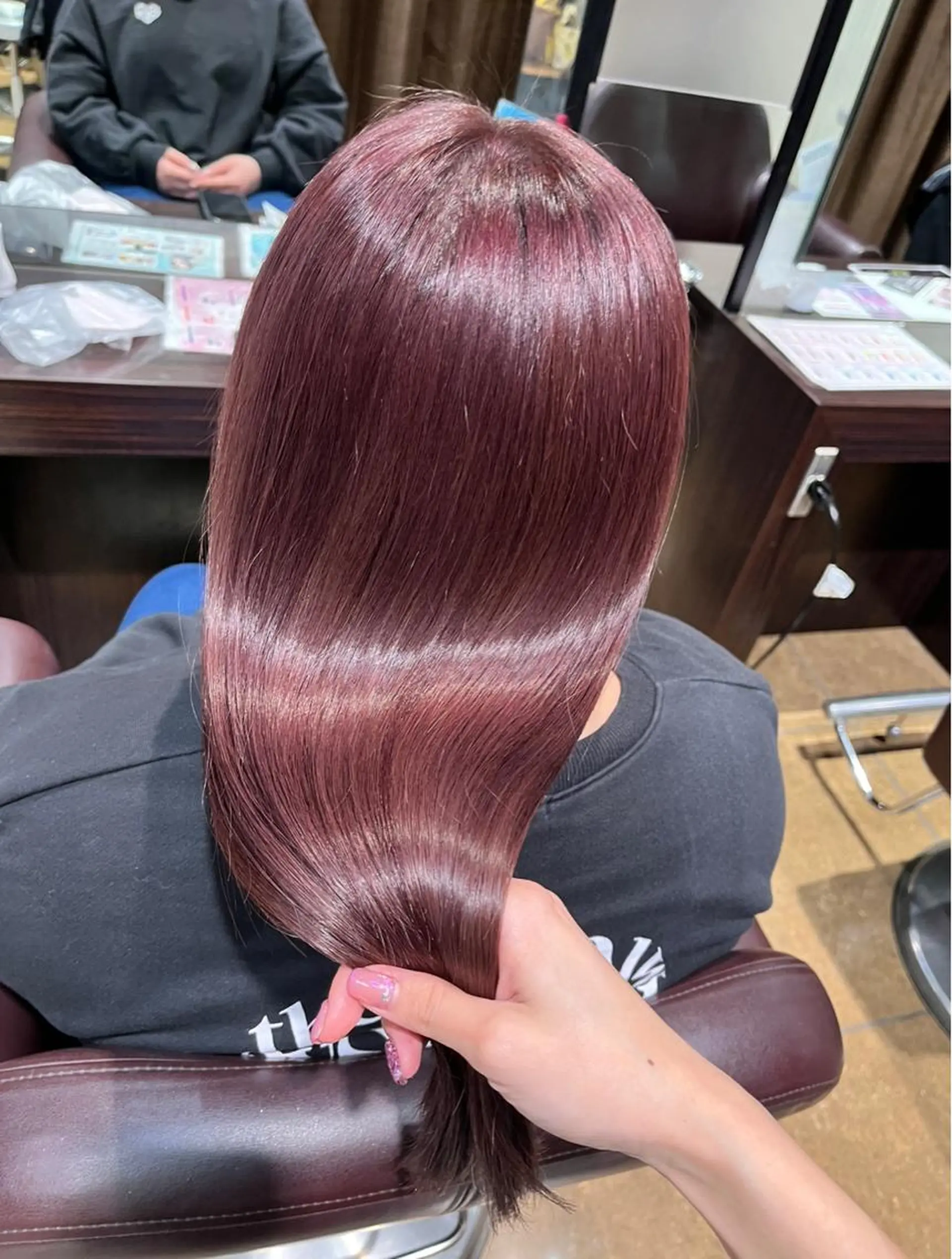 セミロング カラー ∴Sanae. ∴ トータルビューティーのネイルデザイン