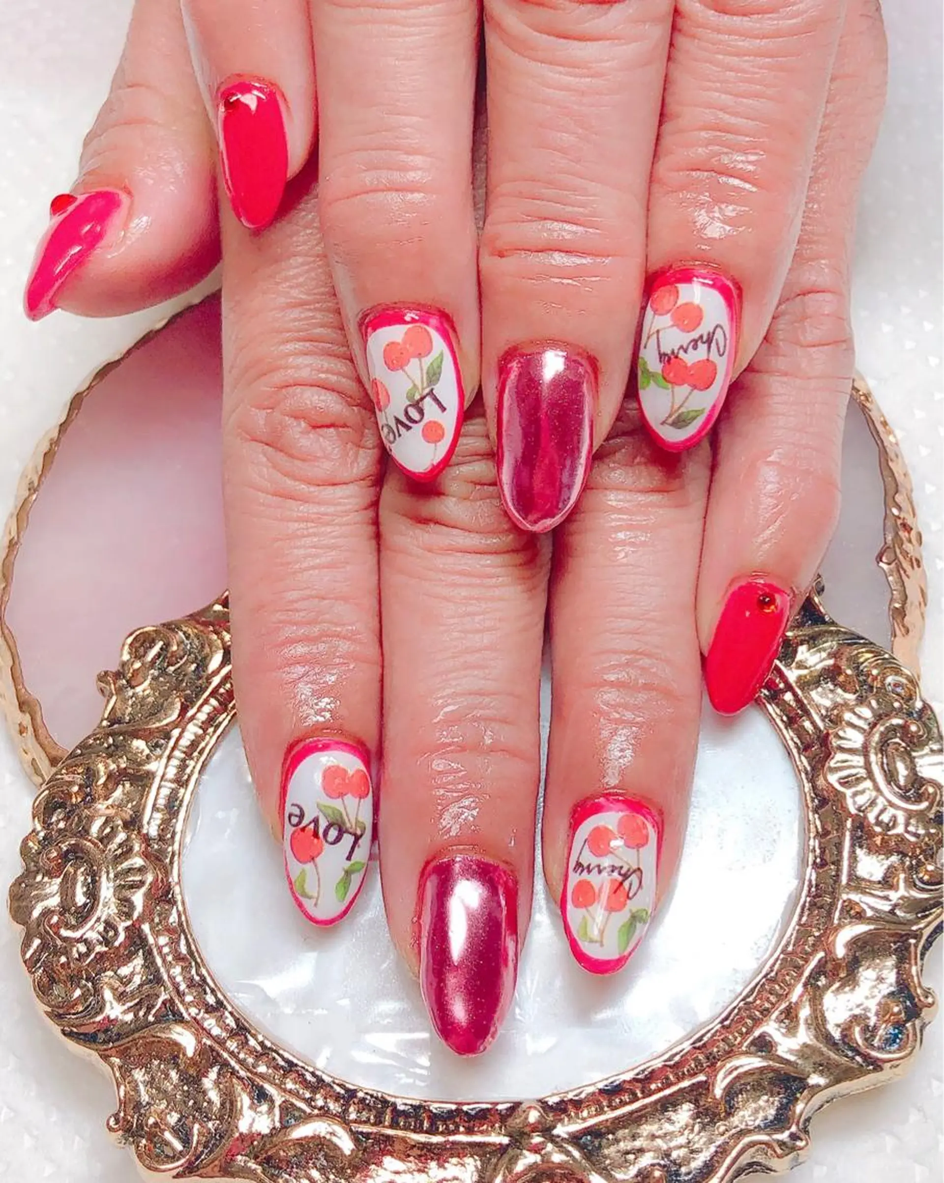 ネイル アートネイル ミラーネイル CROWN プライベートサロンのネイルデザイン