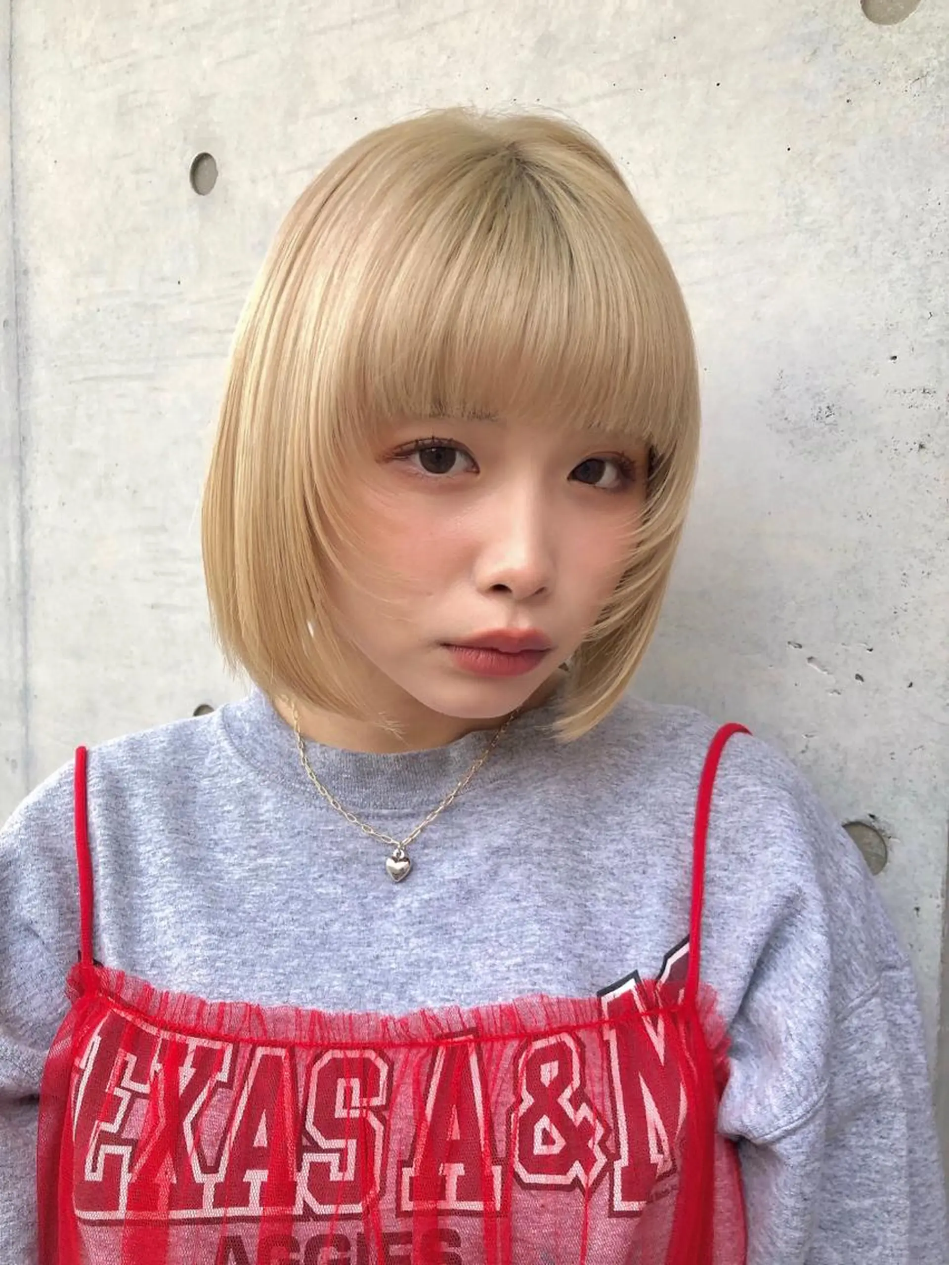 ミディアム カラー ハイトーンカラー ボブ 顔まわりレイヤー レイヤーカット 小顔カット カット ヘアカラー トリートメント トレンドヘア🌿 chinariのヘアスタイル