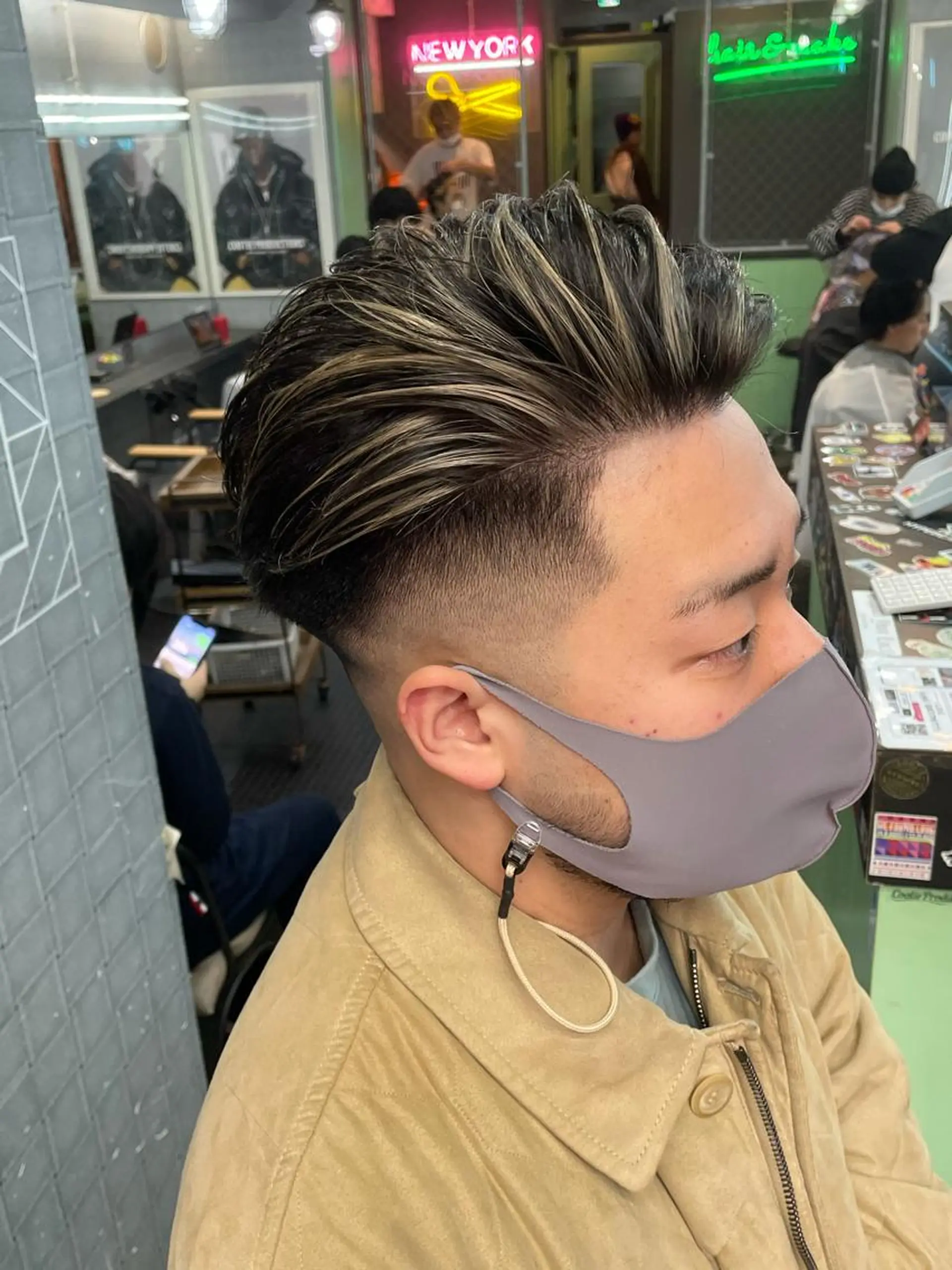 カラー メンズ メンズハイライト ハイライトカラー Le'a所属・渋谷/フェード/ 國分 翔のヘアスタイル