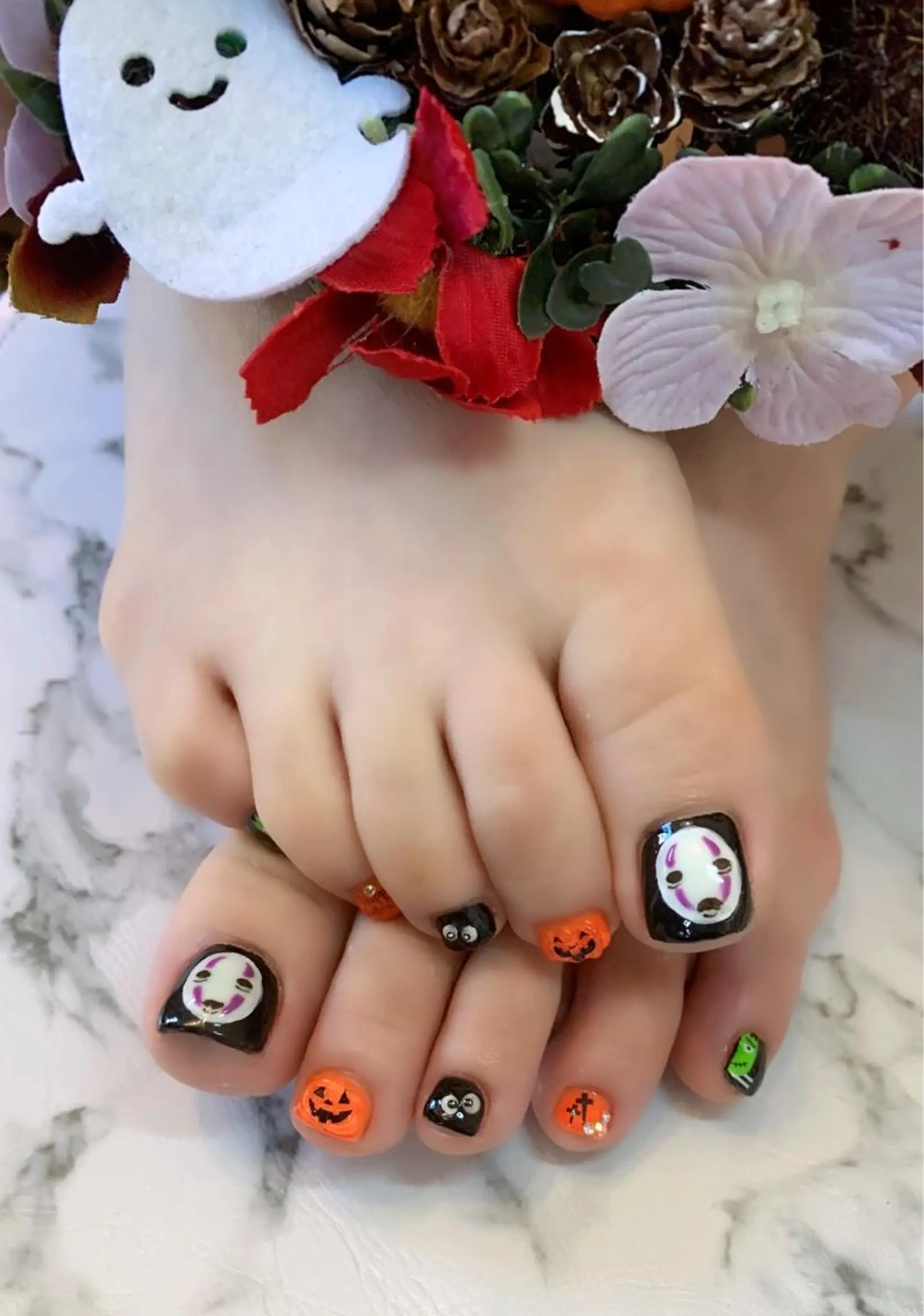 ネイル アニマル柄 アートネイル フットネイル ハロウィン ニュアンスネイル x.1.0.nail ♡Cのネイルデザイン