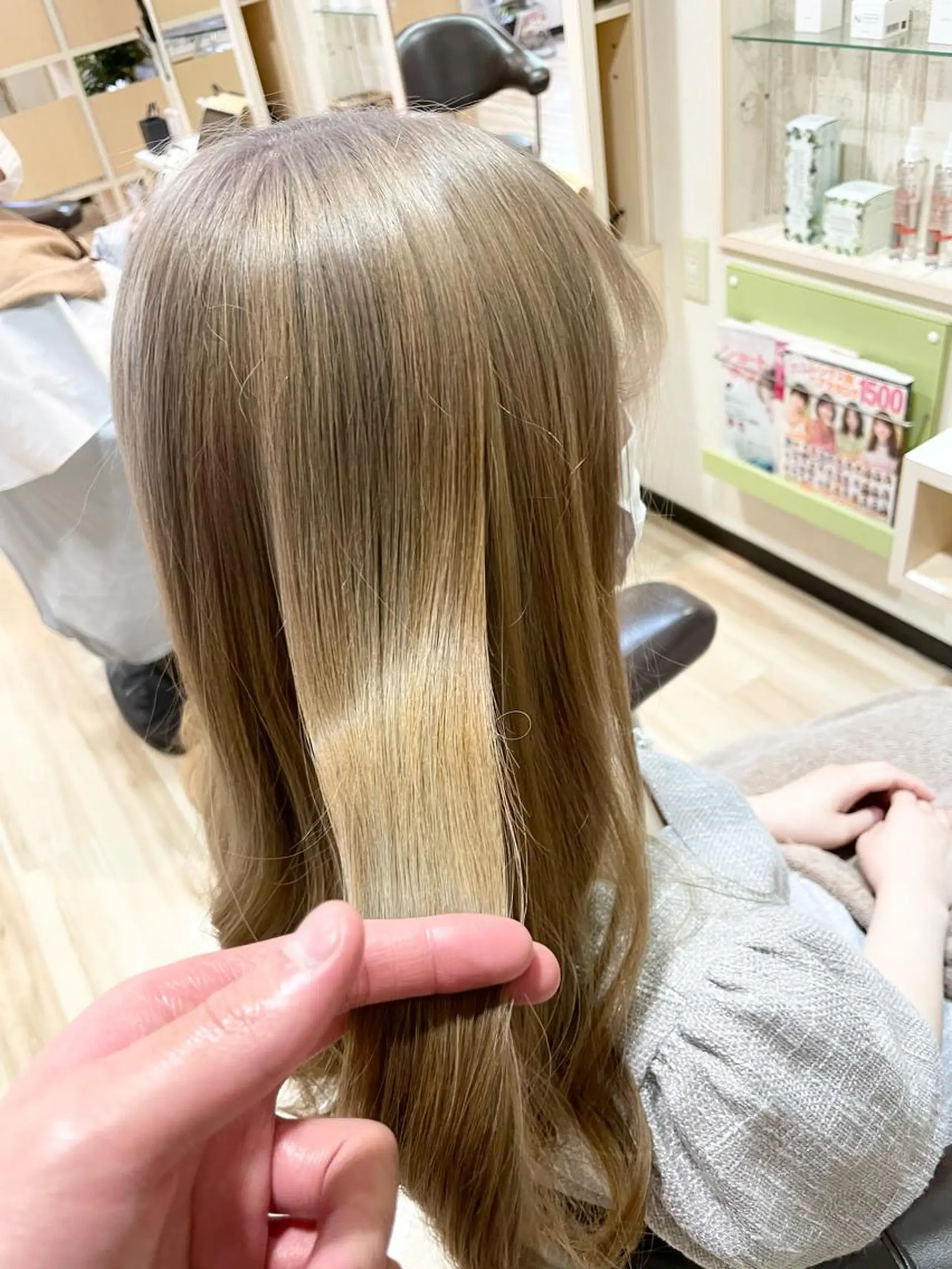 ロング カラー 🌈派手髪ハイトーン 🌈鈴木亮太🌈のヘアスタイル