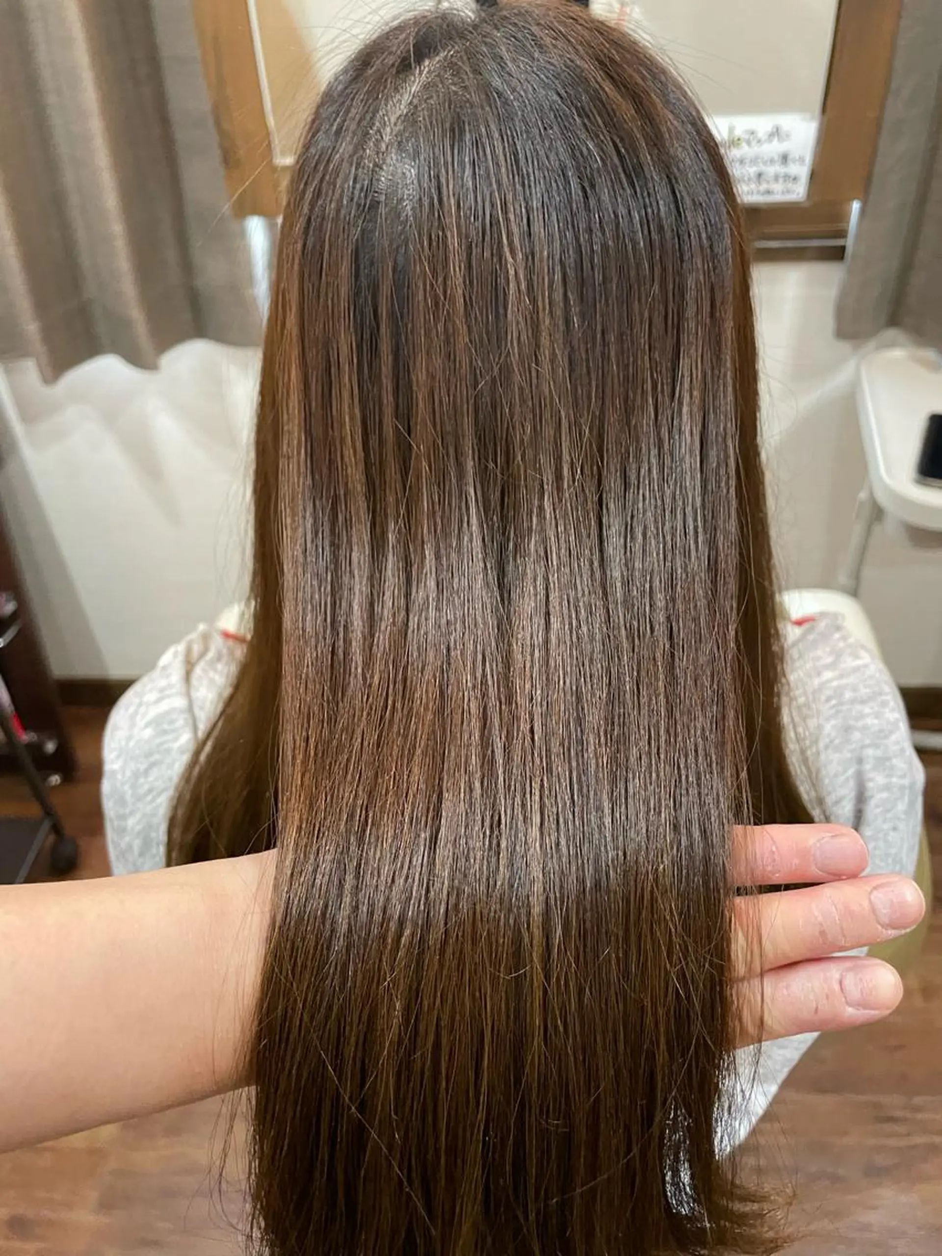 セミロング 縮毛矯正 hers+所属・竹川 光子のエステ・リラクイメージ