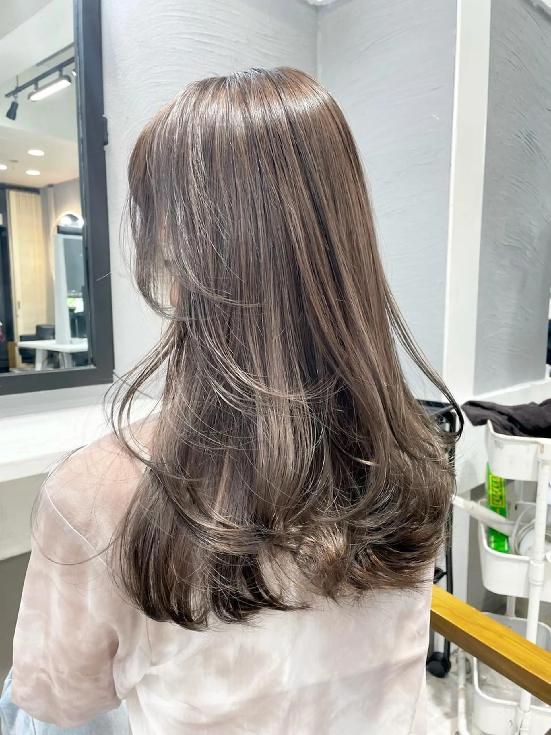 ミディアム カラー ベージュカラー ヘアカラー GISEL TAKUYAのヘアスタイル