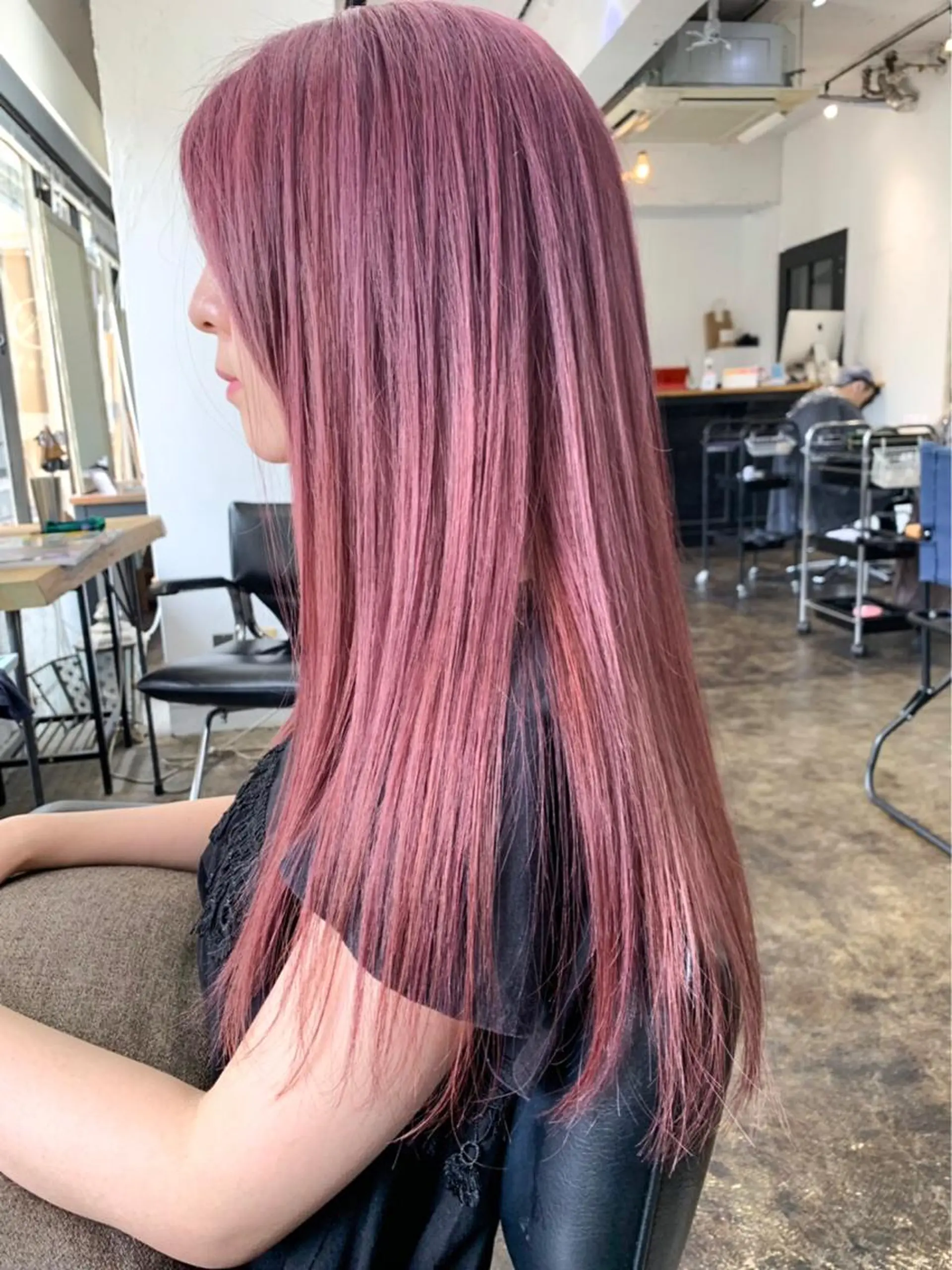 ロング カラー ブリーチ ケアブリーチ ダブルカラー ハイライトカラー イルミナカラー 🔆学生に人気🔆 AEQUITASのヘアスタイル