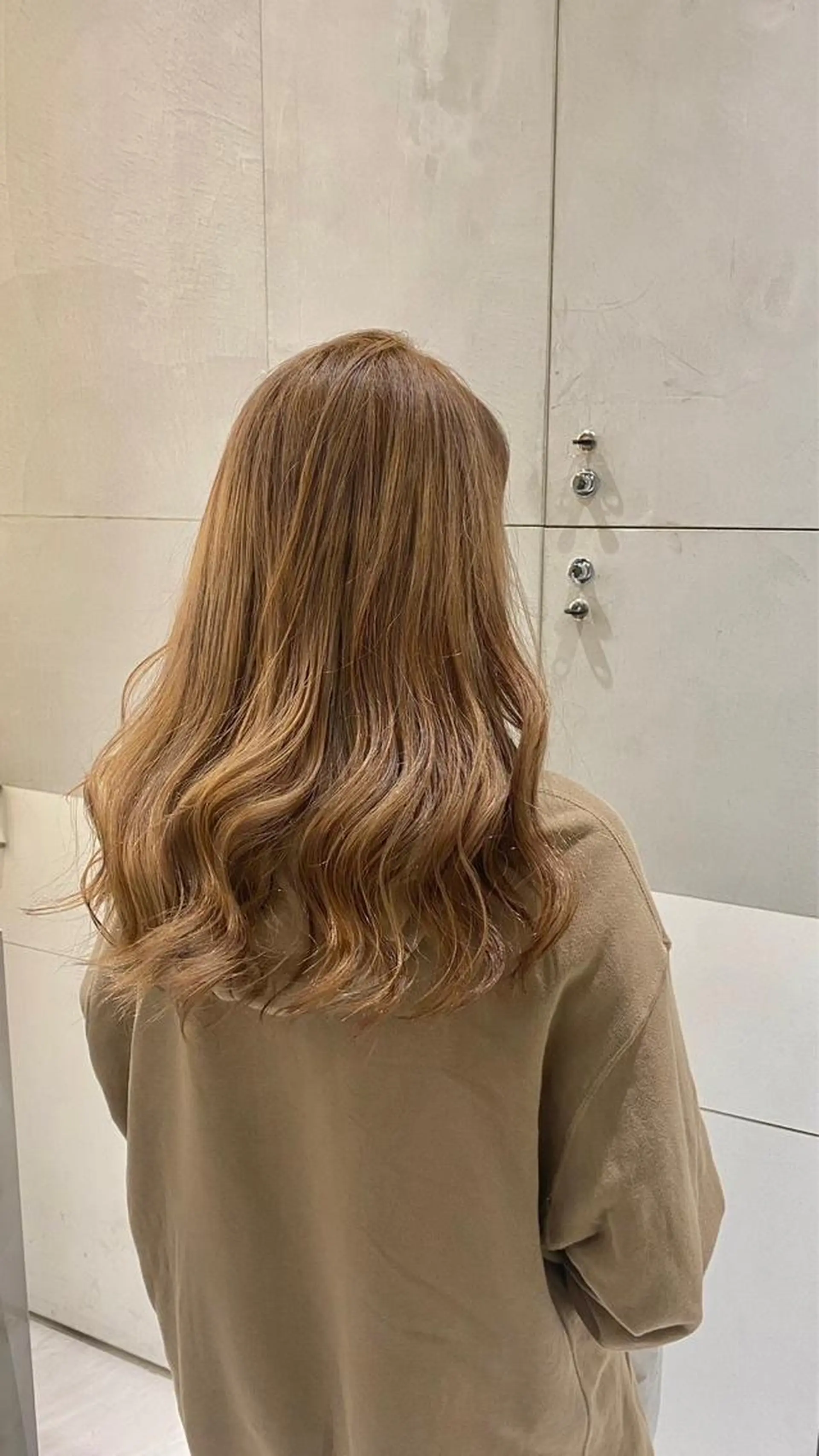 ロング ヘアカラー 艶感/ナチュラル 🩵amiのヘアスタイル