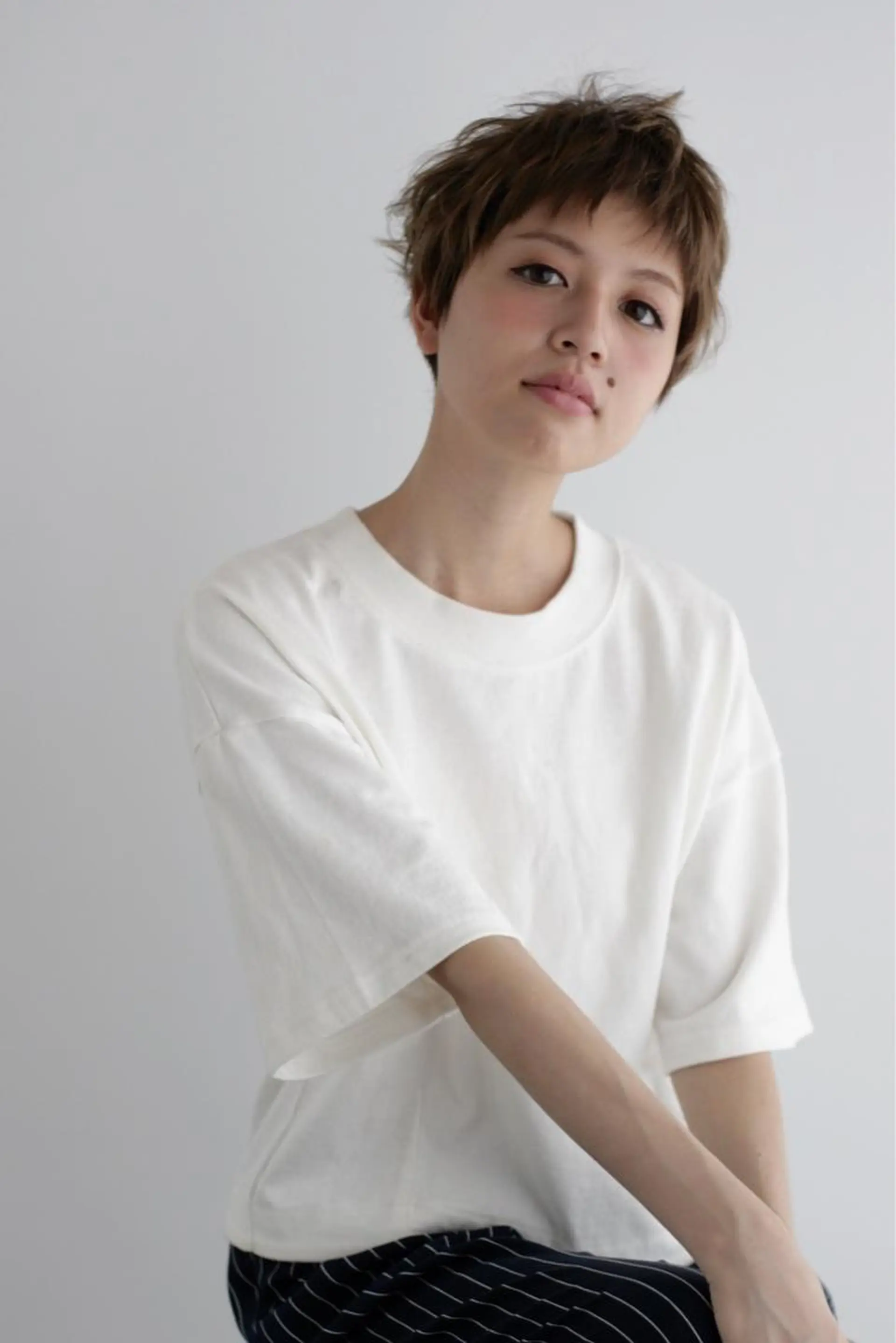 ショート カラー パーマ アッシュ ショートヘア くすもと なおやのヘアスタイル