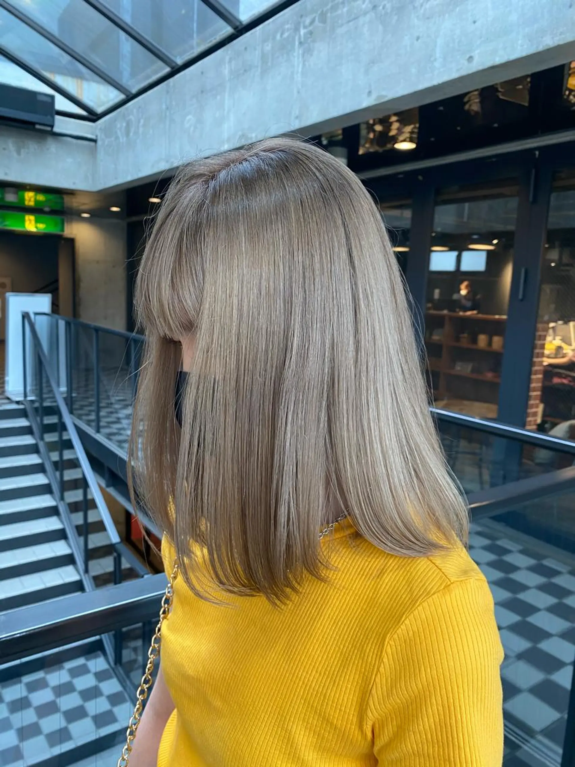 ミディアム カラー ブロンド アーベンフィール金沢松村店所属・小坂 麻綾のヘアスタイル