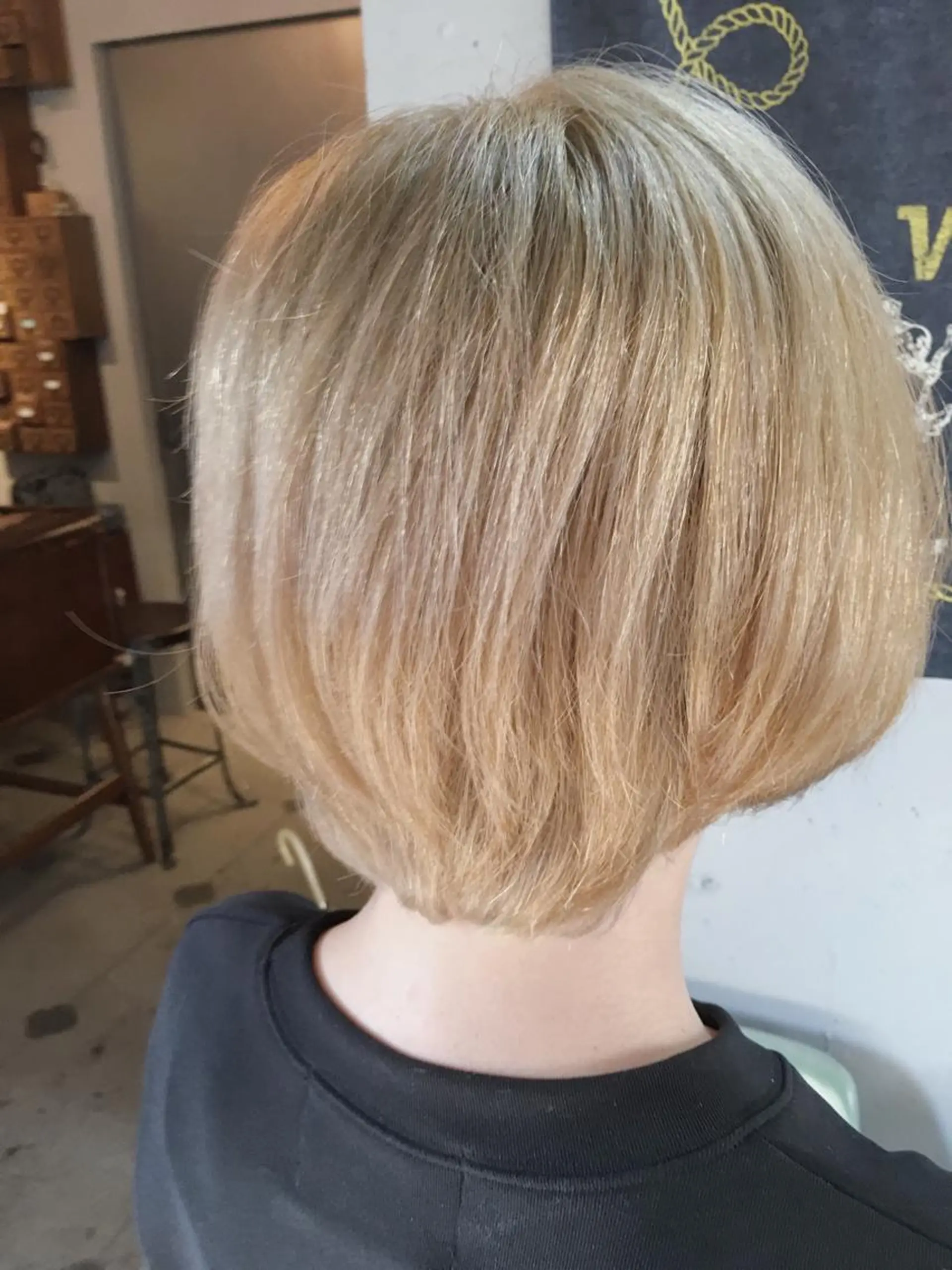 ショート カラー ブリーチ ブロンド 外国人風カラー ヘアカラー トリートメント 代表 中島貴志のヘアスタイル