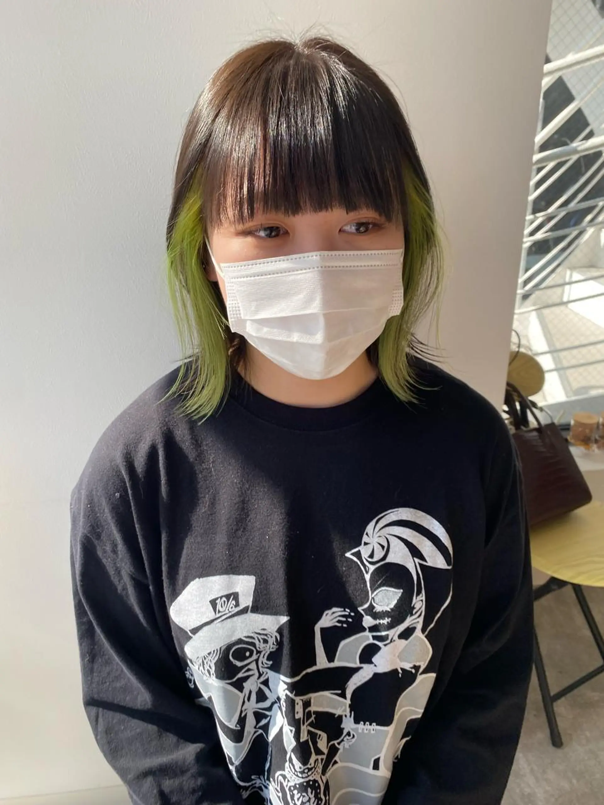 ミディアム カラー イヤリングカラー 外ハネヘア カット ヘアカラー オスズ 🎀´-のヘアスタイル