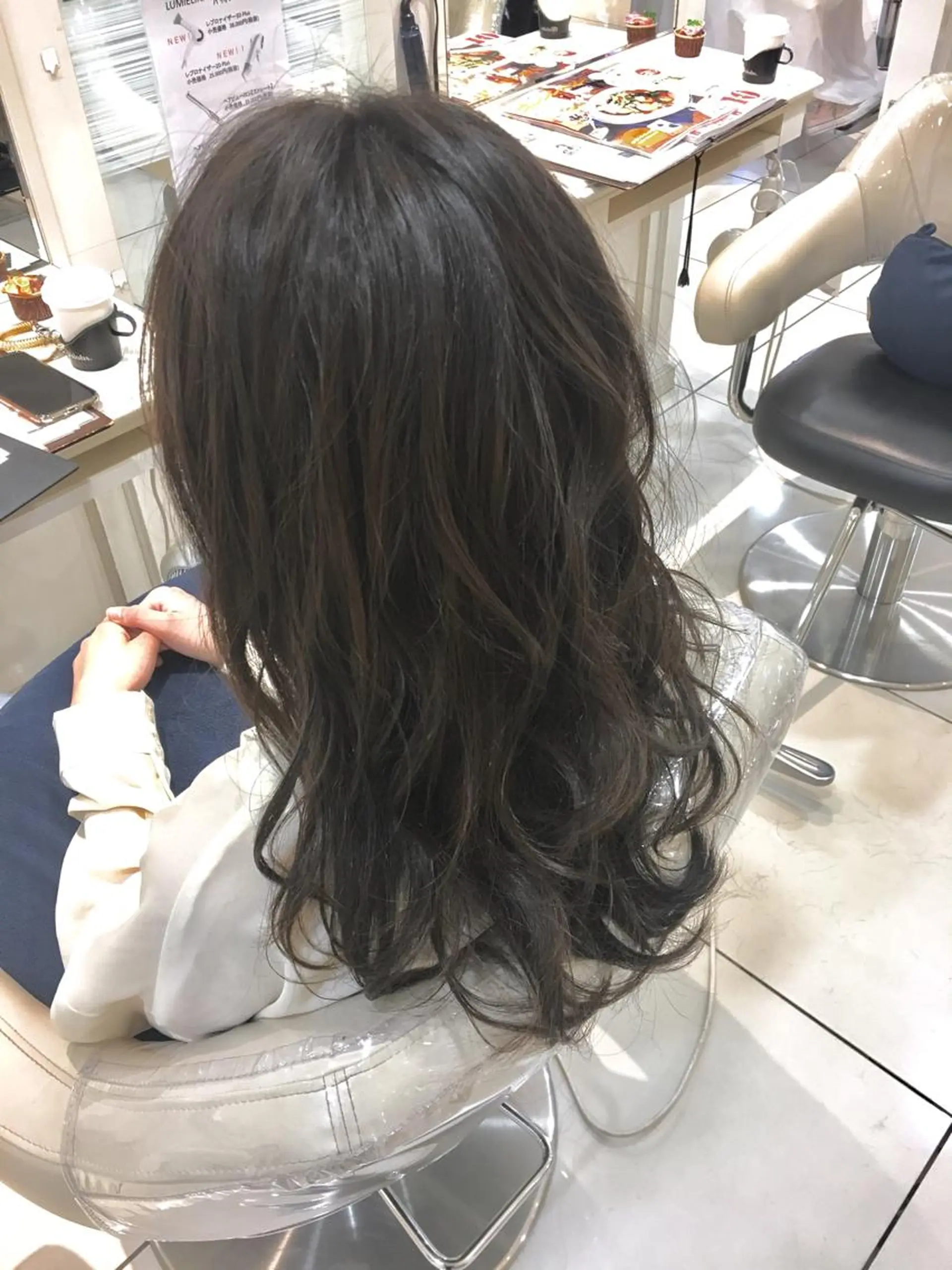 ロング カラー ダークグレー ダークグレージュ グレージュ カット 縮毛矯正 トリートメント 髪質改善/美髪矯正 マネージャー福永のヘアスタイル