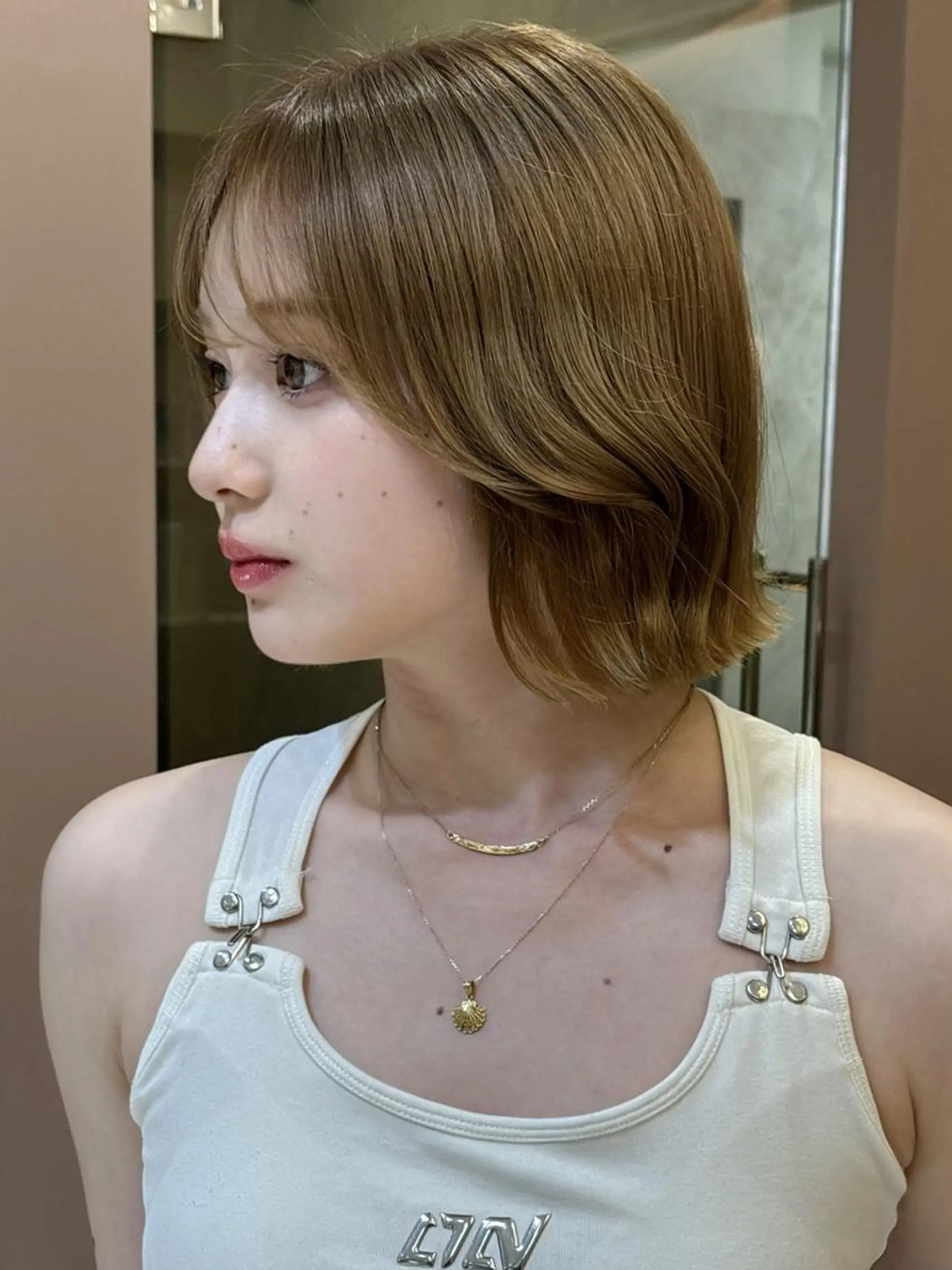 ミディアム カット 縮毛矯正 トリートメント ロンドガーネット /髪質改善/レイヤーのヘアスタイル