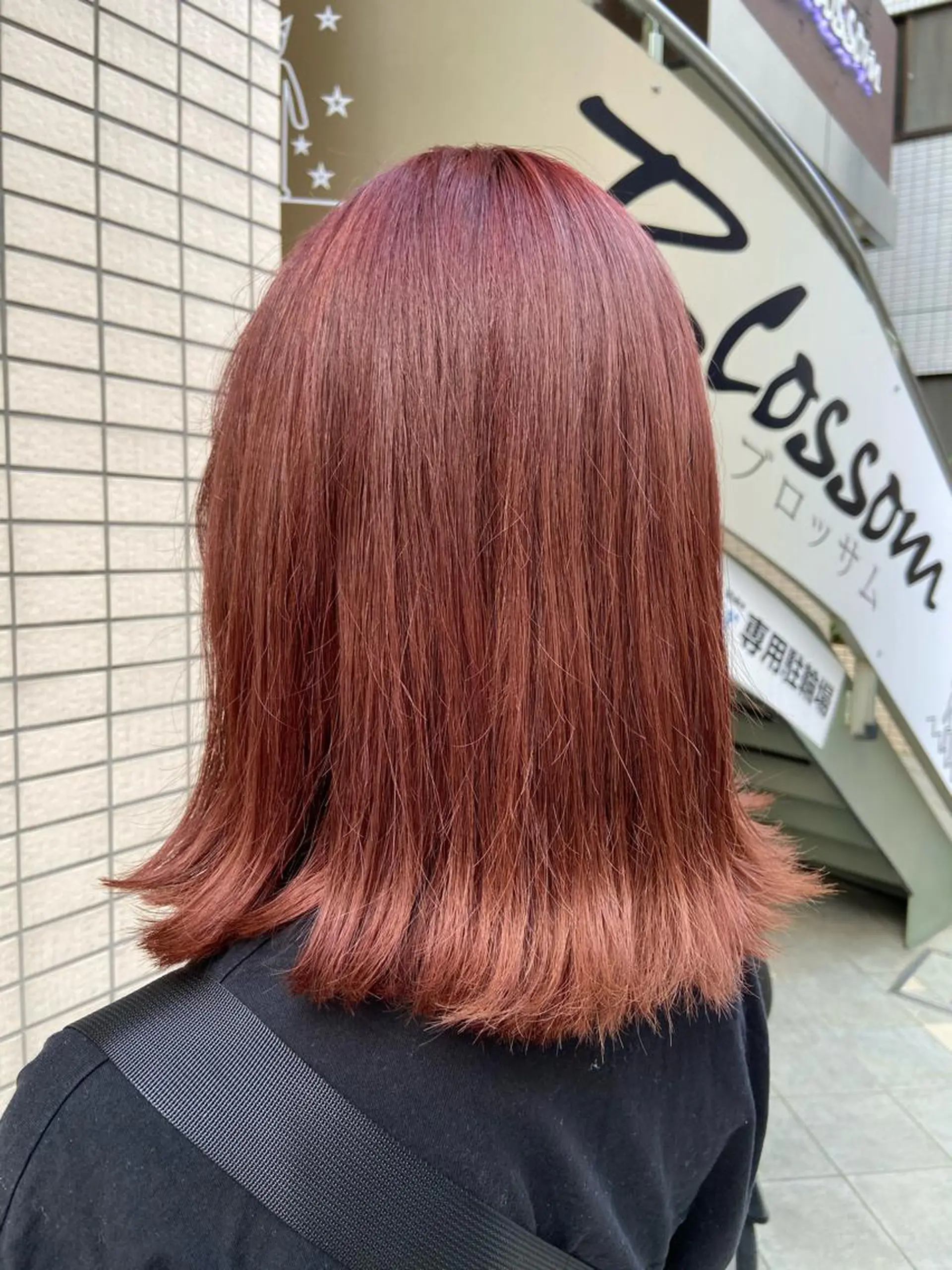 ミディアム カラー ブリーチ ブラウンカラー ピンクカラー ピンクブラウン 菊地 美憂のヘアスタイル