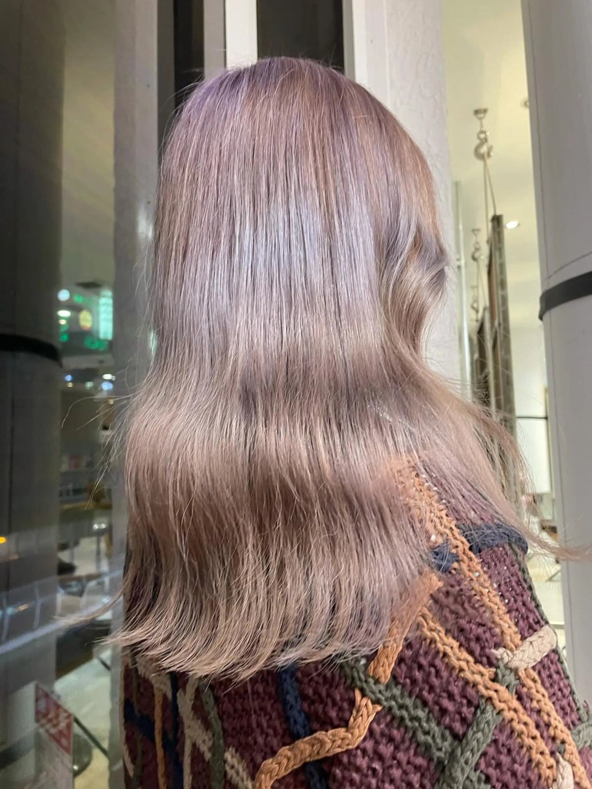 セミロング 艶ハイトーン👑♡ NATSUKIのヘアスタイル