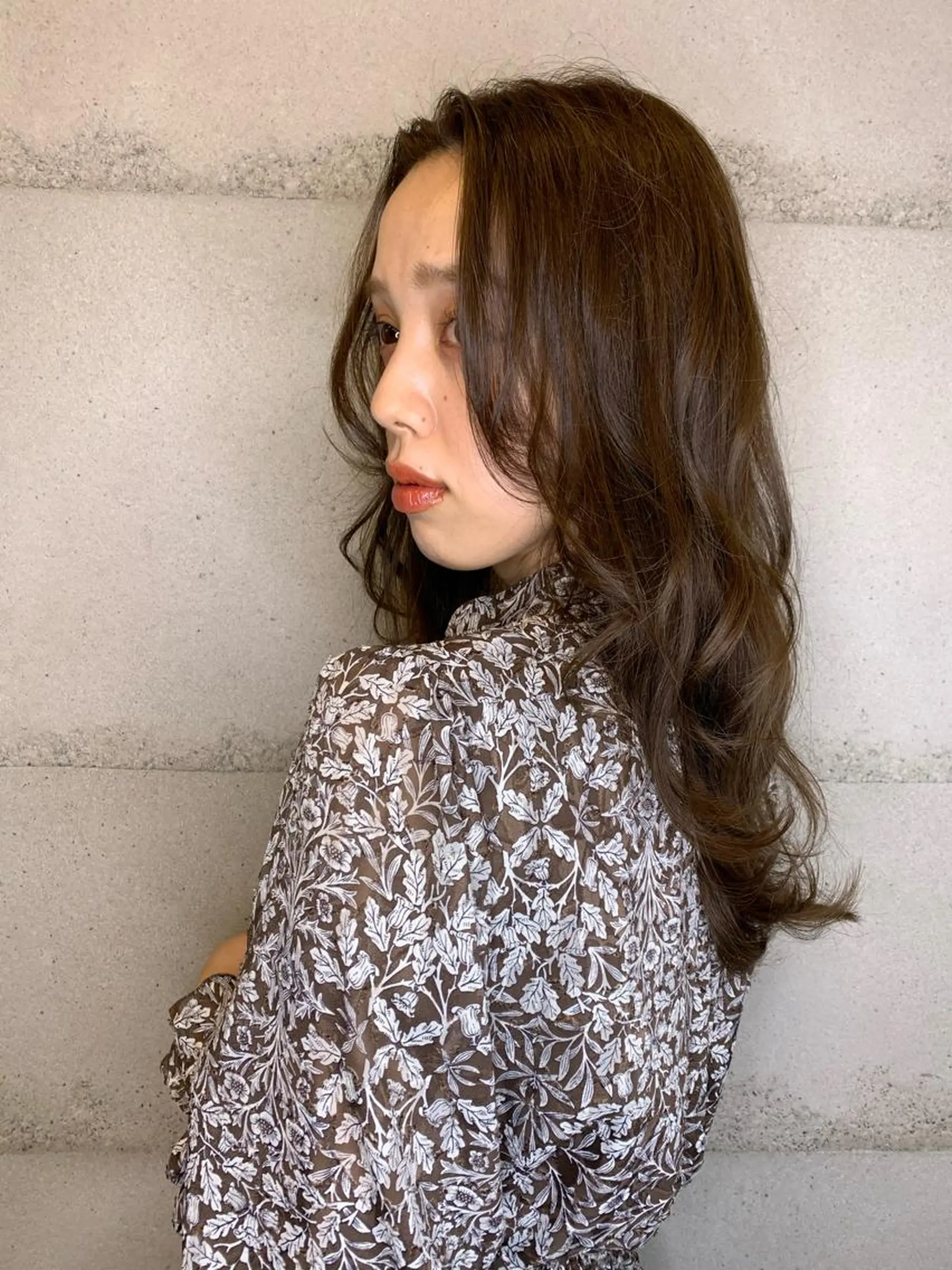 ロング カラー 透明感/オリーブ/ グレージュ/YUKAのヘアスタイル