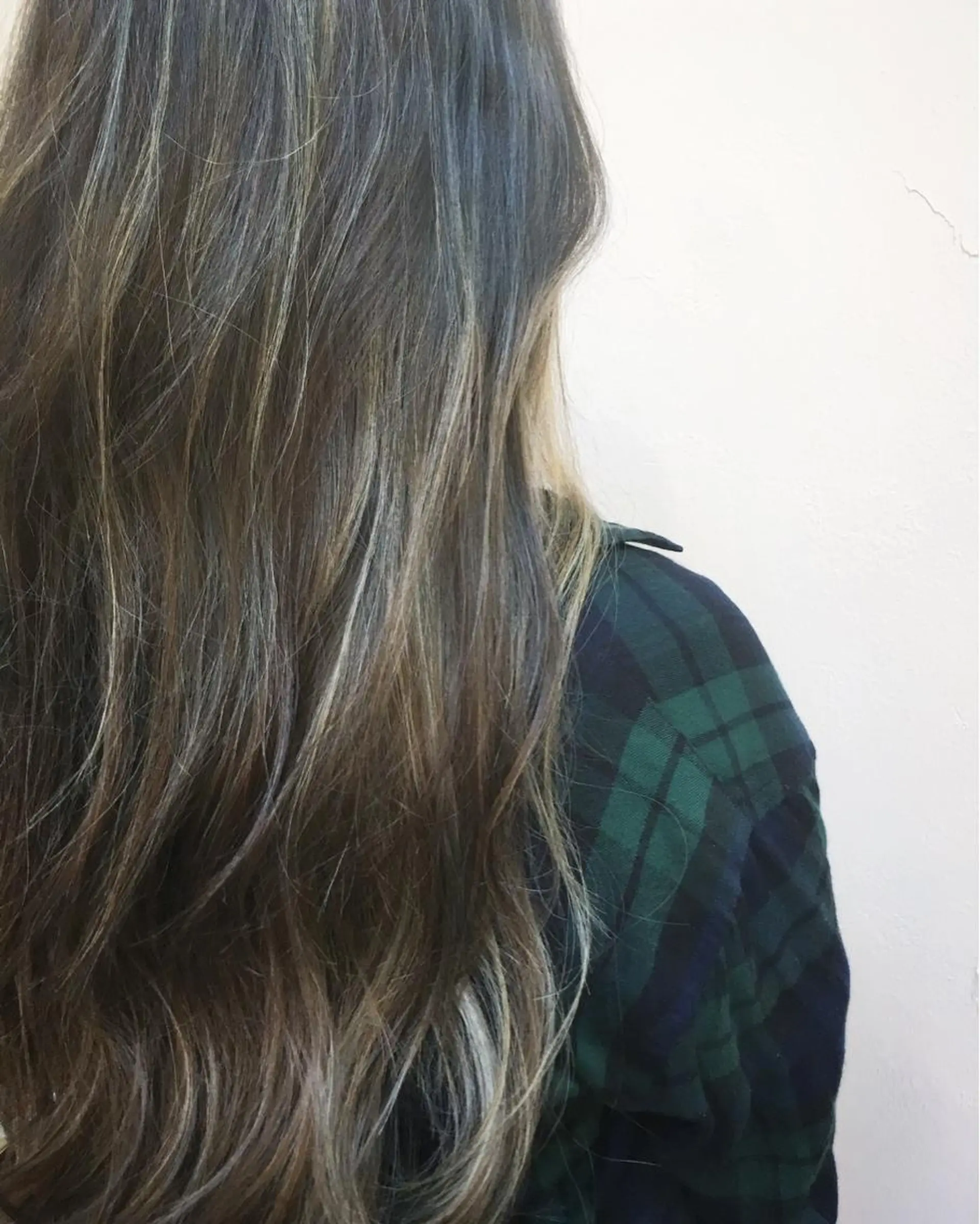 ロング カラー ハイライトカラー ハイライト ロング luve heart's And Be  minamisemba所属・脇坂 佳世の眉毛・アイブロウイメージ