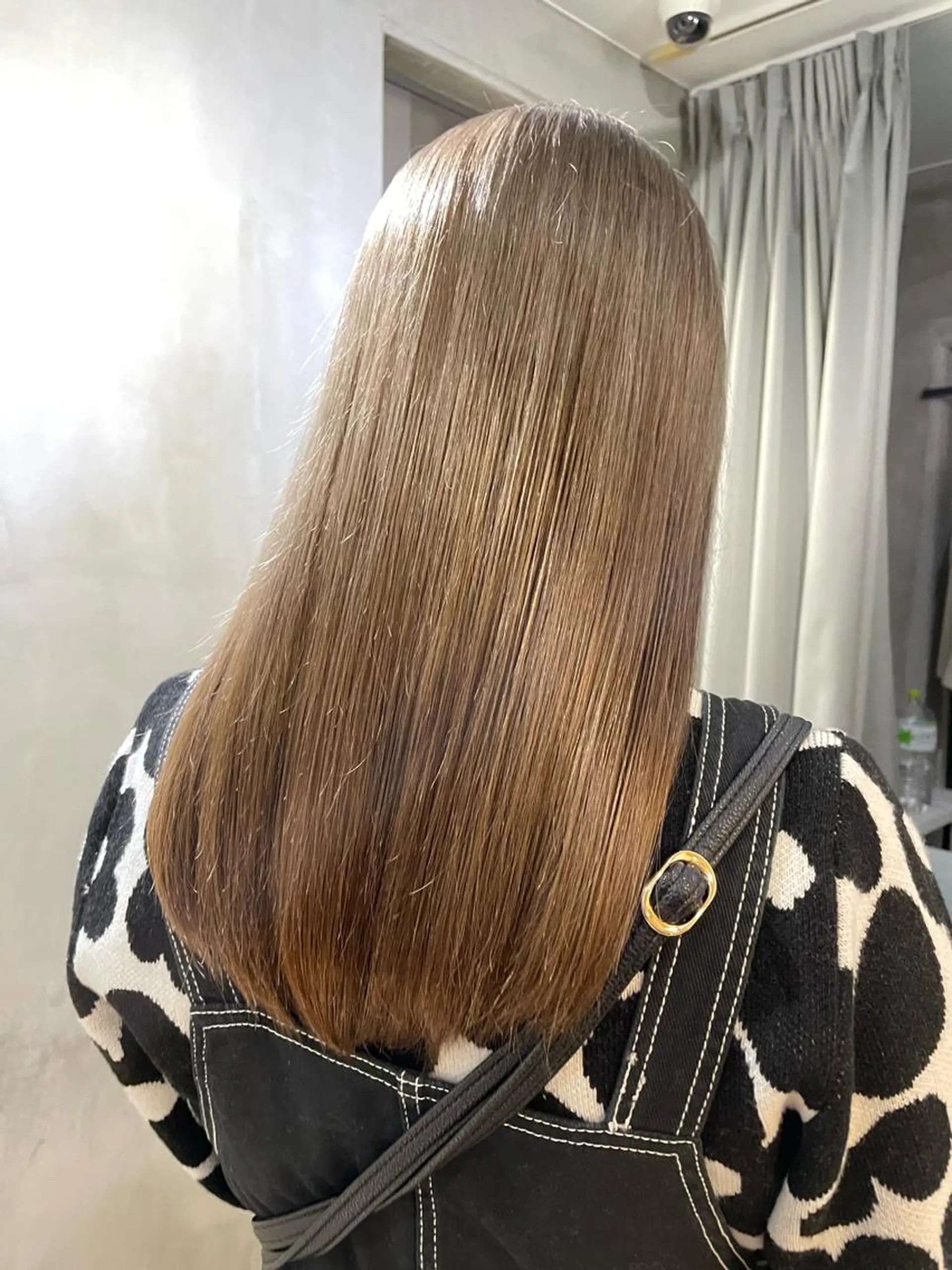 セミロング カラー ブリーチ 酸性ストレート 櫛引 健太のヘアスタイル