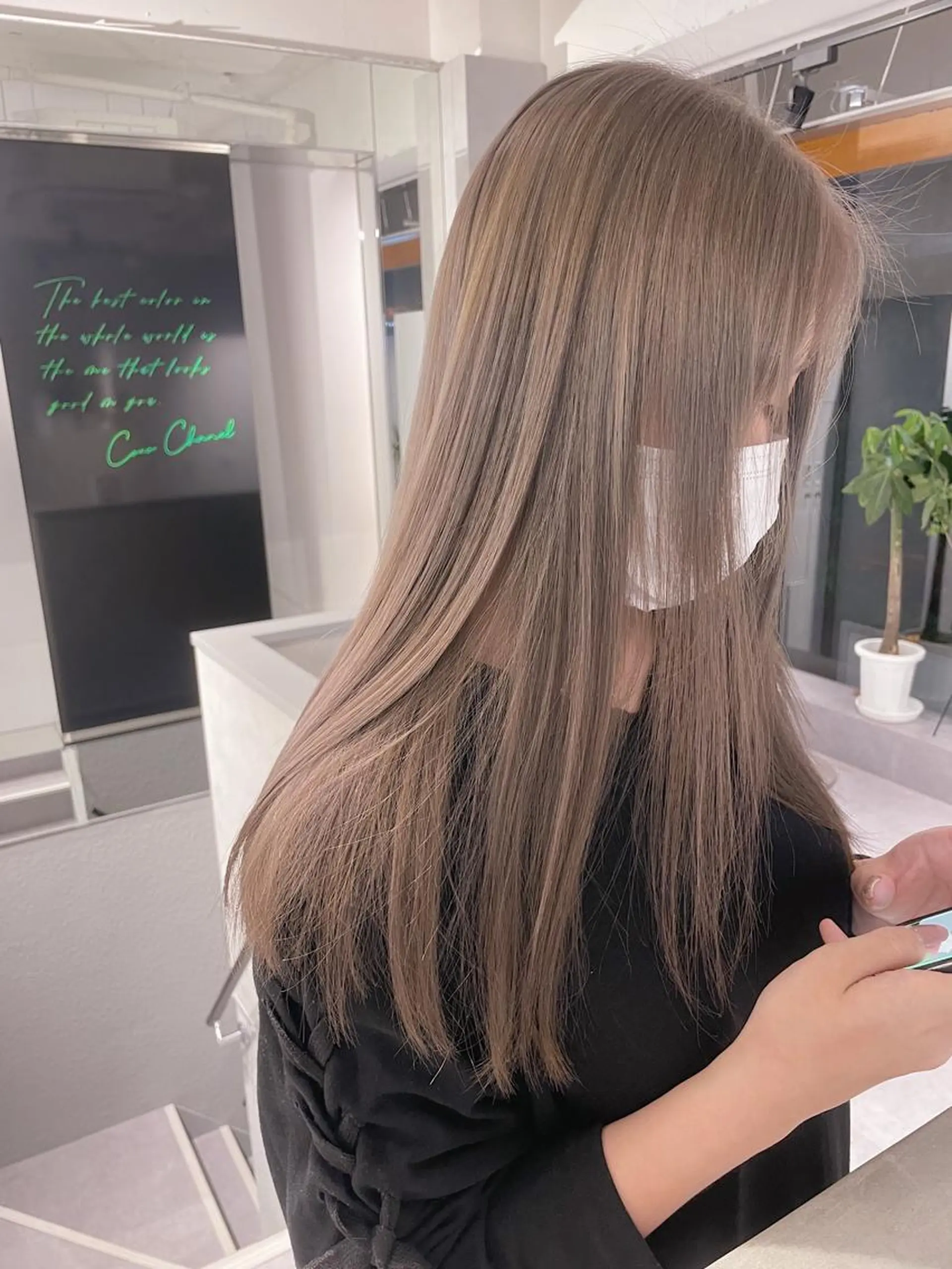 ロング カラー アッシュ バレイヤージュ ベージュカラー 黒髪 ブリーチ ikuma/ ミルクティーのヘアスタイル