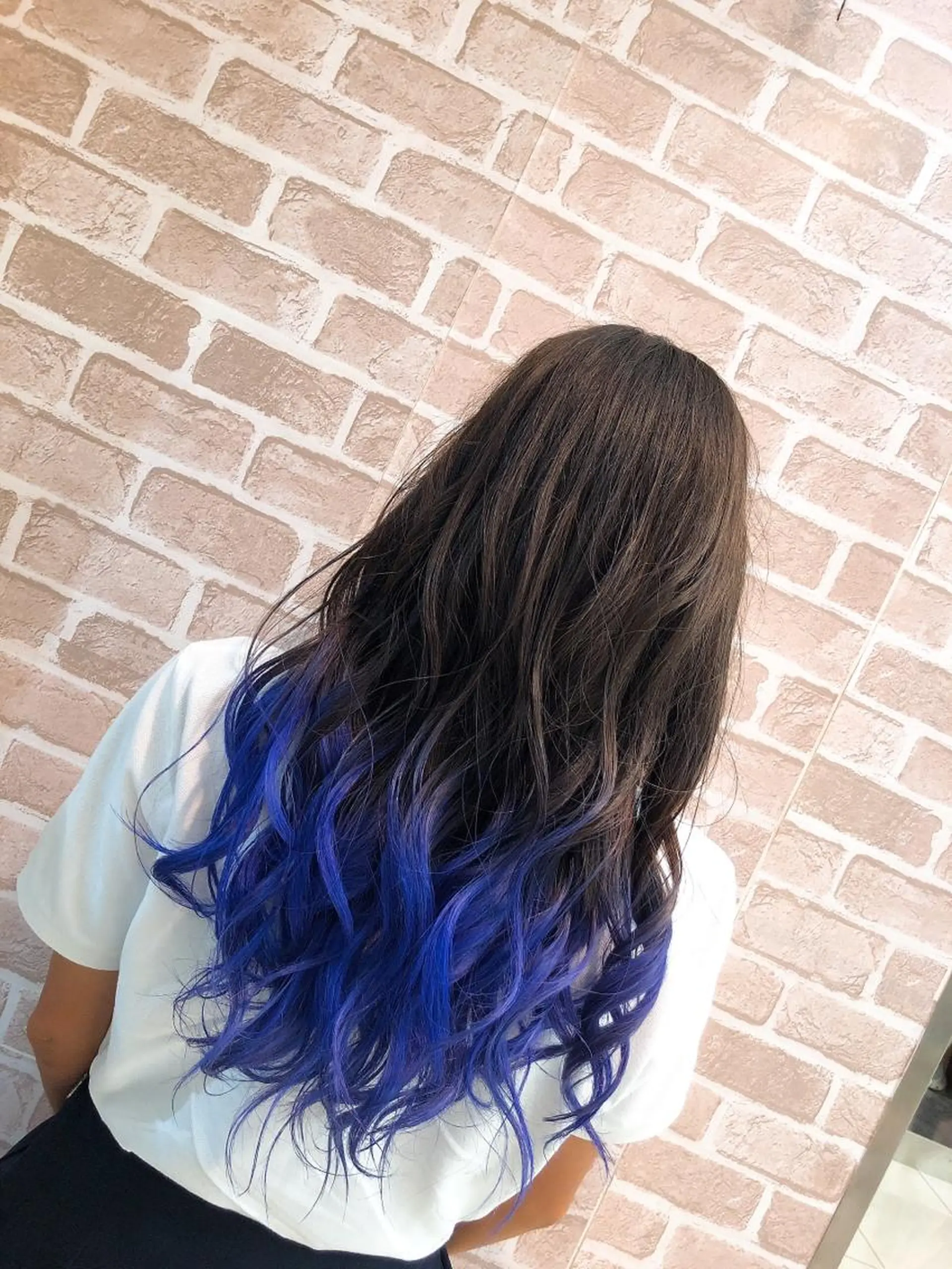 カラー ブルーカラー ダブルカラー グラデーションカラー 【髪風船】上大岡店所属・齋藤 尋真のヘアスタイル